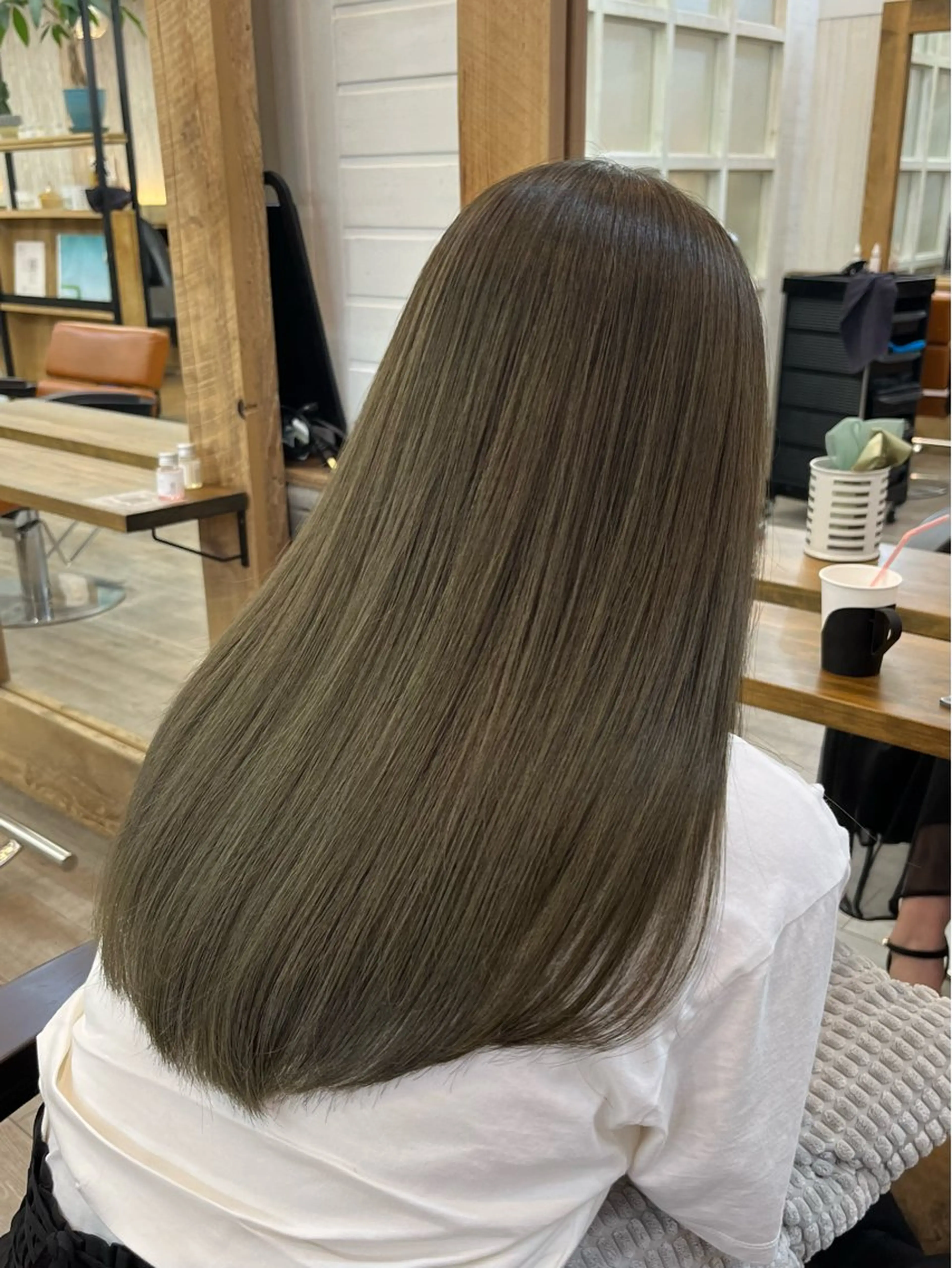 ロング カラー ベージュカラー オリーブベージュ ヘアカラー トリートメント 🦋レイヤー職人 猪瀬玲奈🦋のヘアスタイル