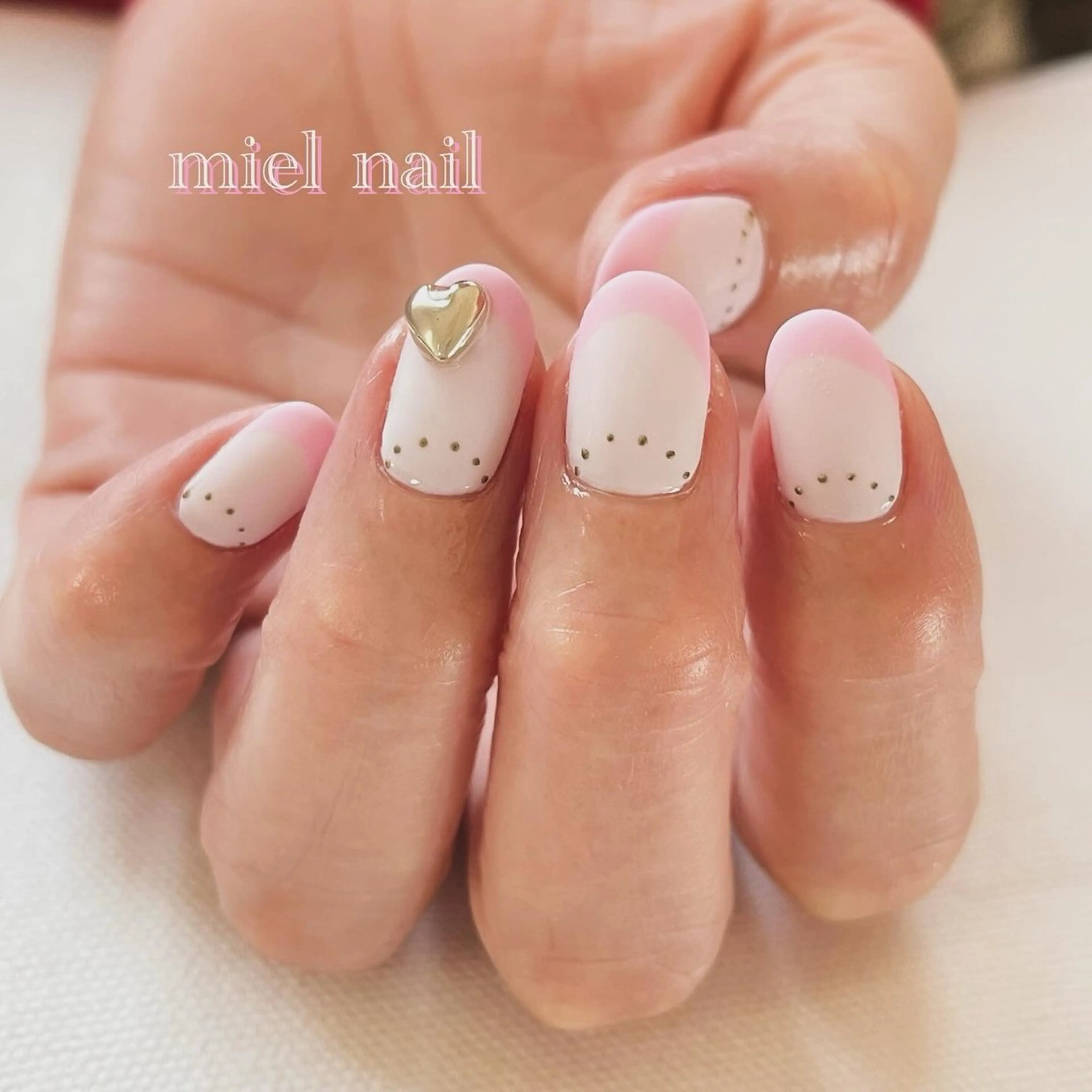 ネイル フレンチネイル ハート ミラーネイル ピンク バレンタイン ハンドネイル miel nailのネイルデザイン