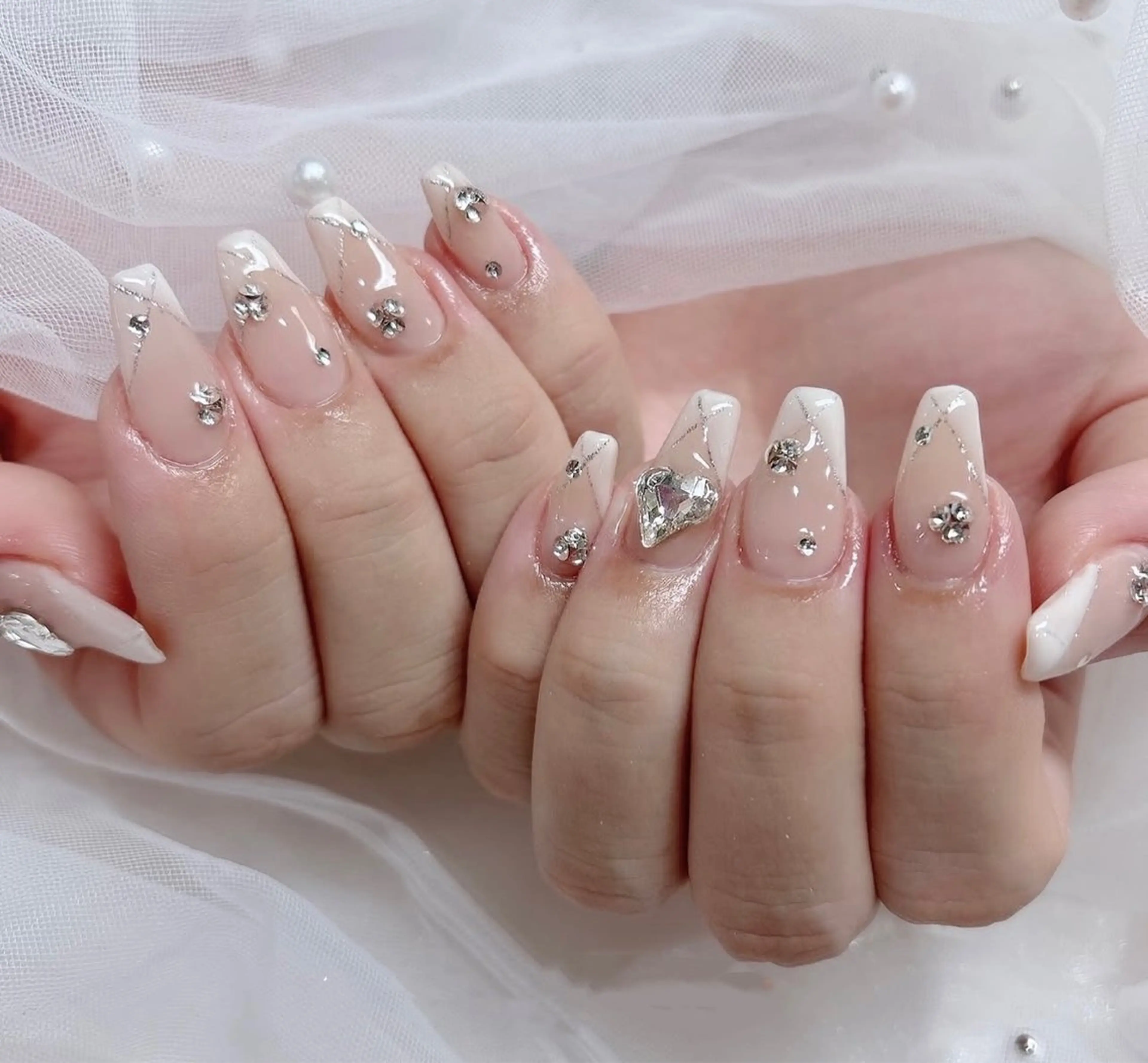 ネイル アートネイル オーロラネイル チークネイル ガーリー キラキラネイル ハンドネイル ╹◡╹Mimoミモ Eye&Nailのマツエク・マツパデザイン