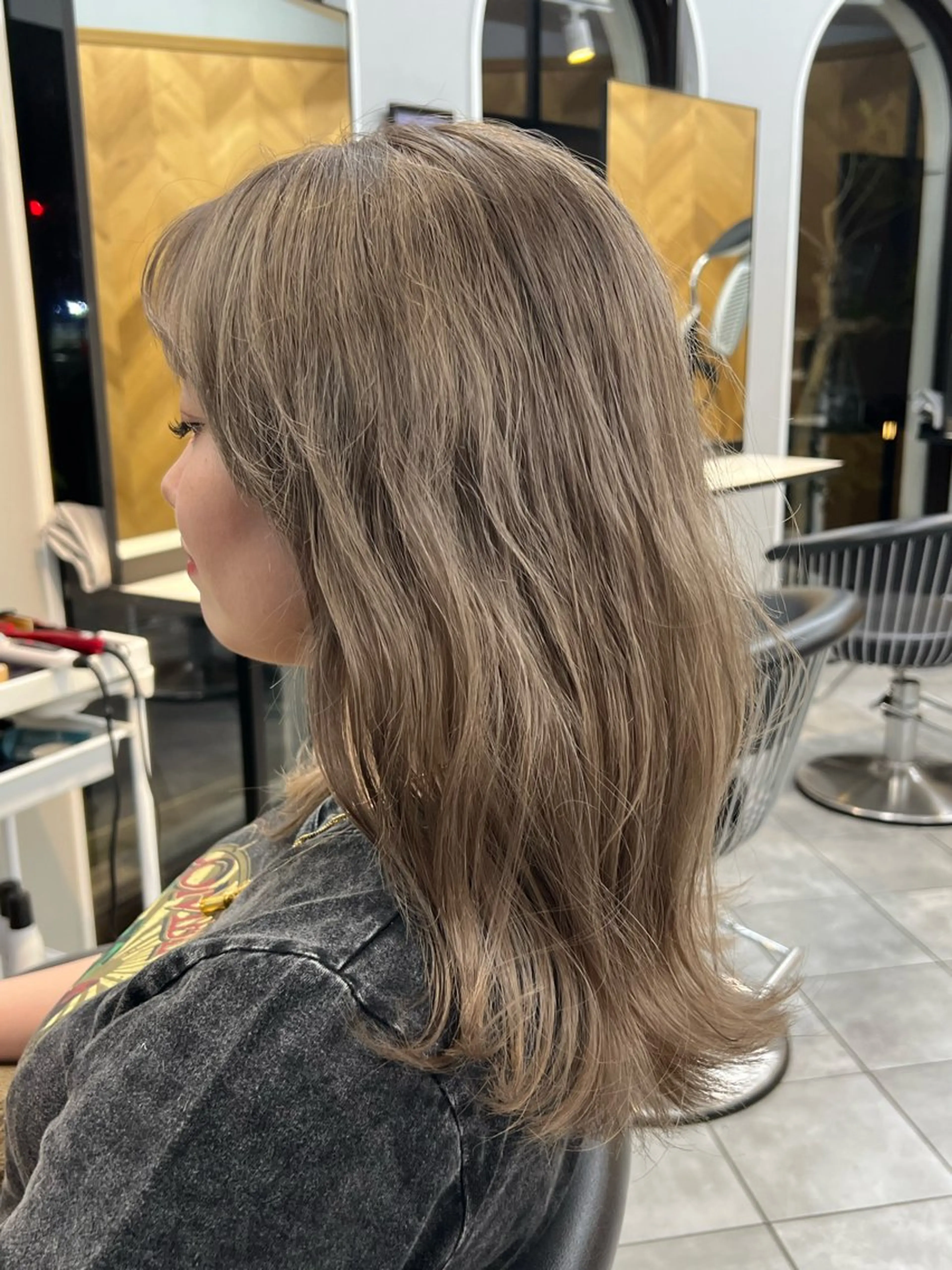 セミロング ヘアカラー 佐藤 慧のヘアスタイル