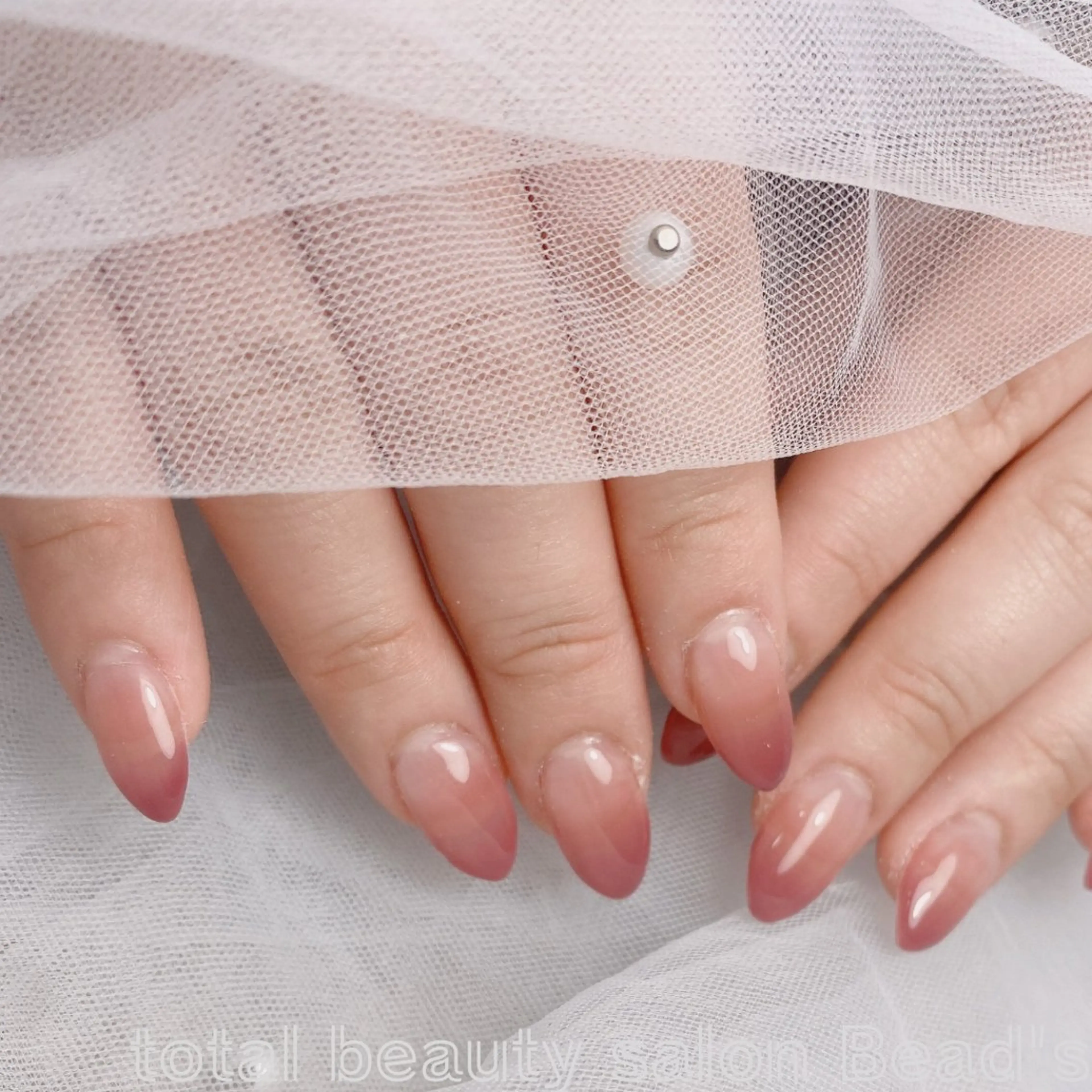 ネイル グラデーション トータルビューティー サロンビーズのマツエク・マツパデザイン