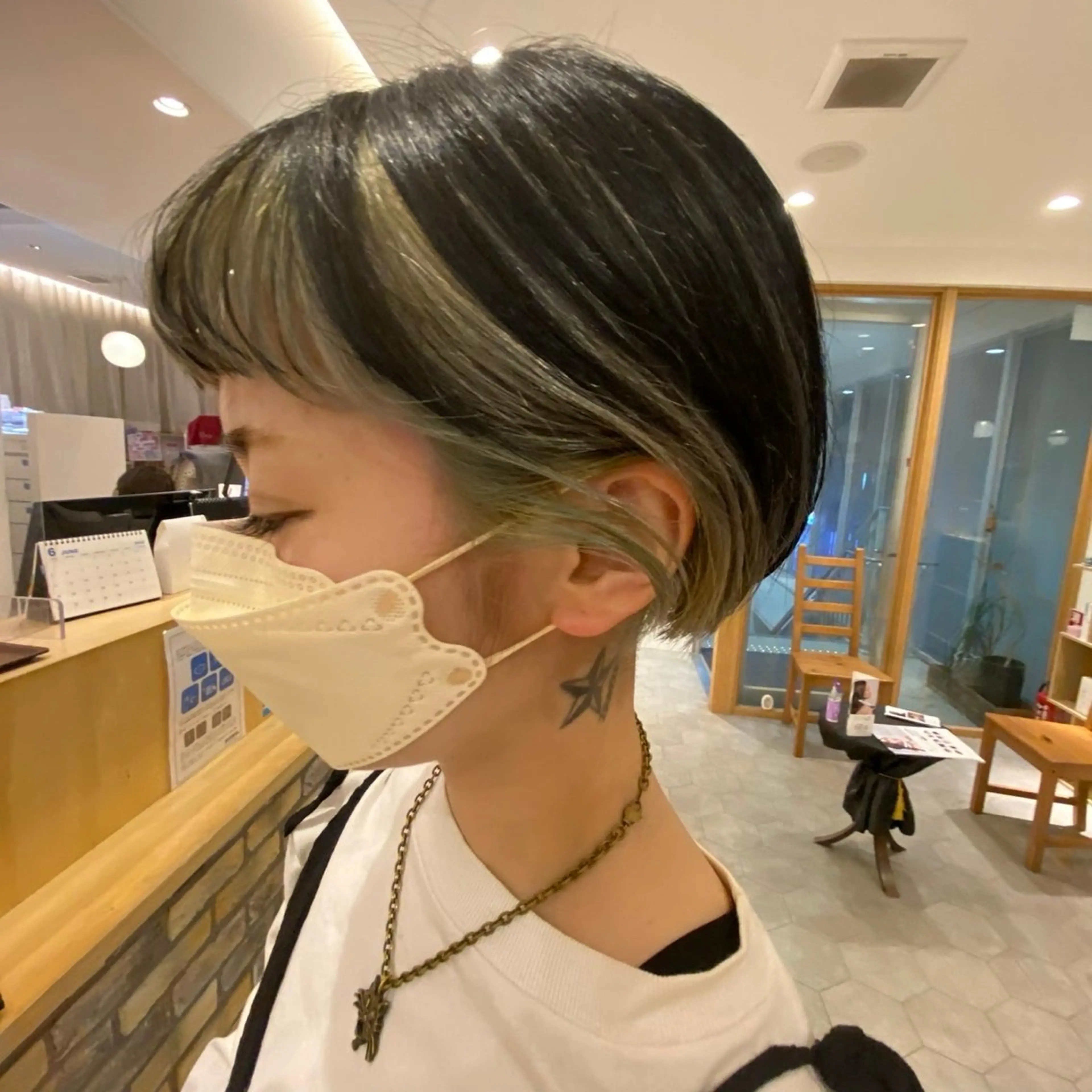 【当日限定】インナーなどワンポイントブリーチ＋カラー🩵の写真