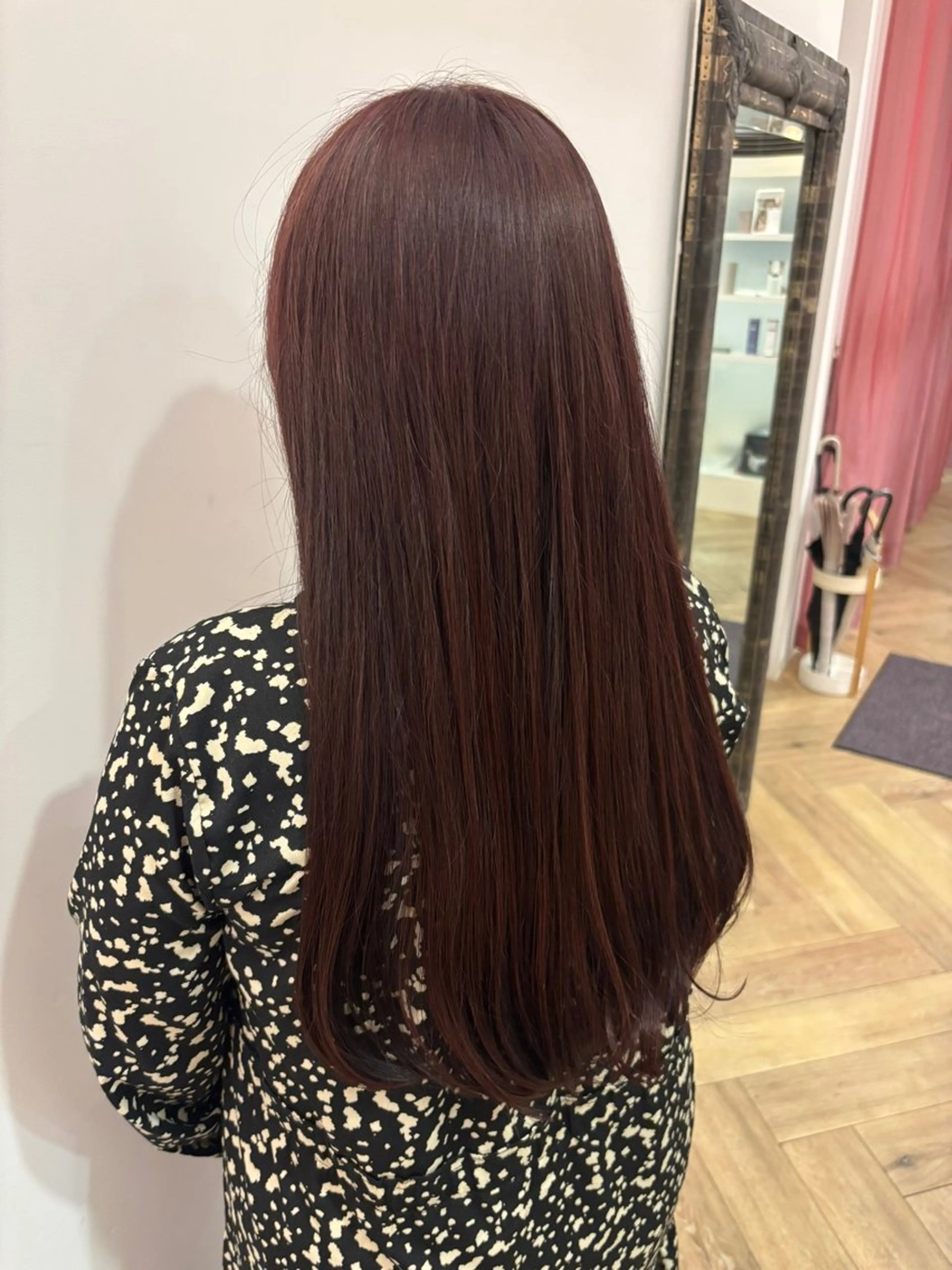 ロング 🫧✨️‪榎宮秀 透明感 ハイトーンのヘアスタイル