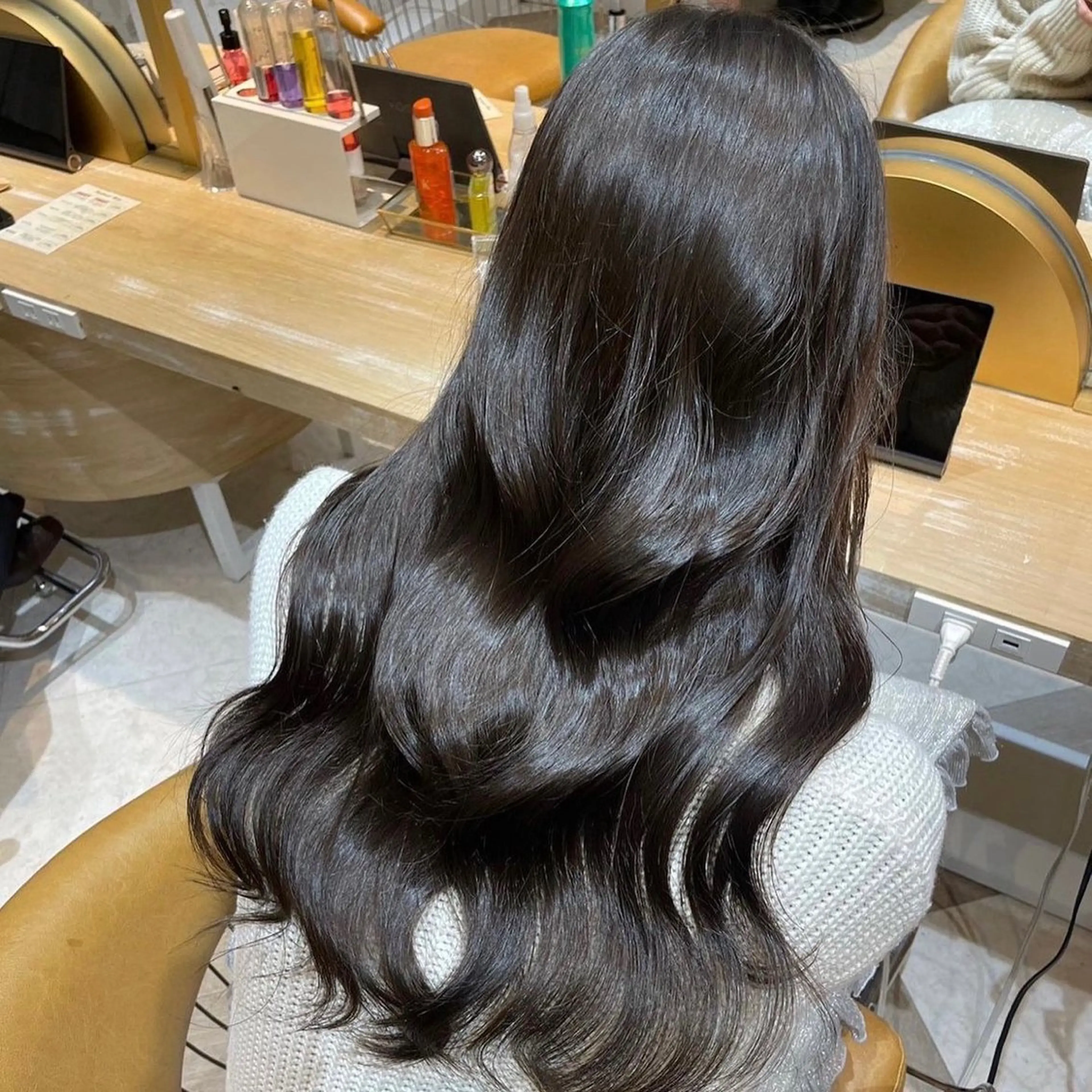 【新社会人応援📣】透明感暗染め＋3step補修トリートメントの写真