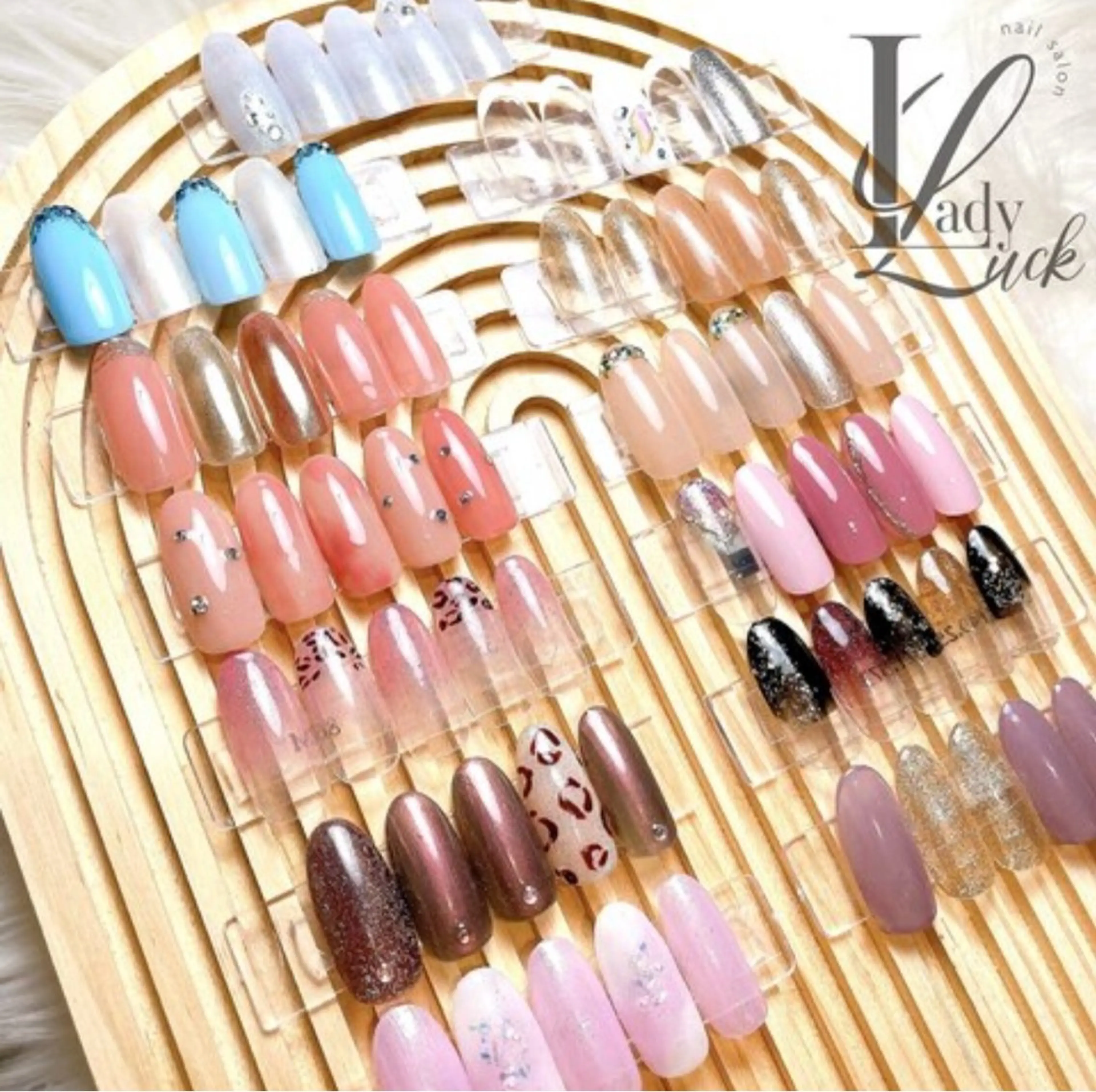 ネイル ハンドネイル LadyLuck Ayanoのネイルデザイン