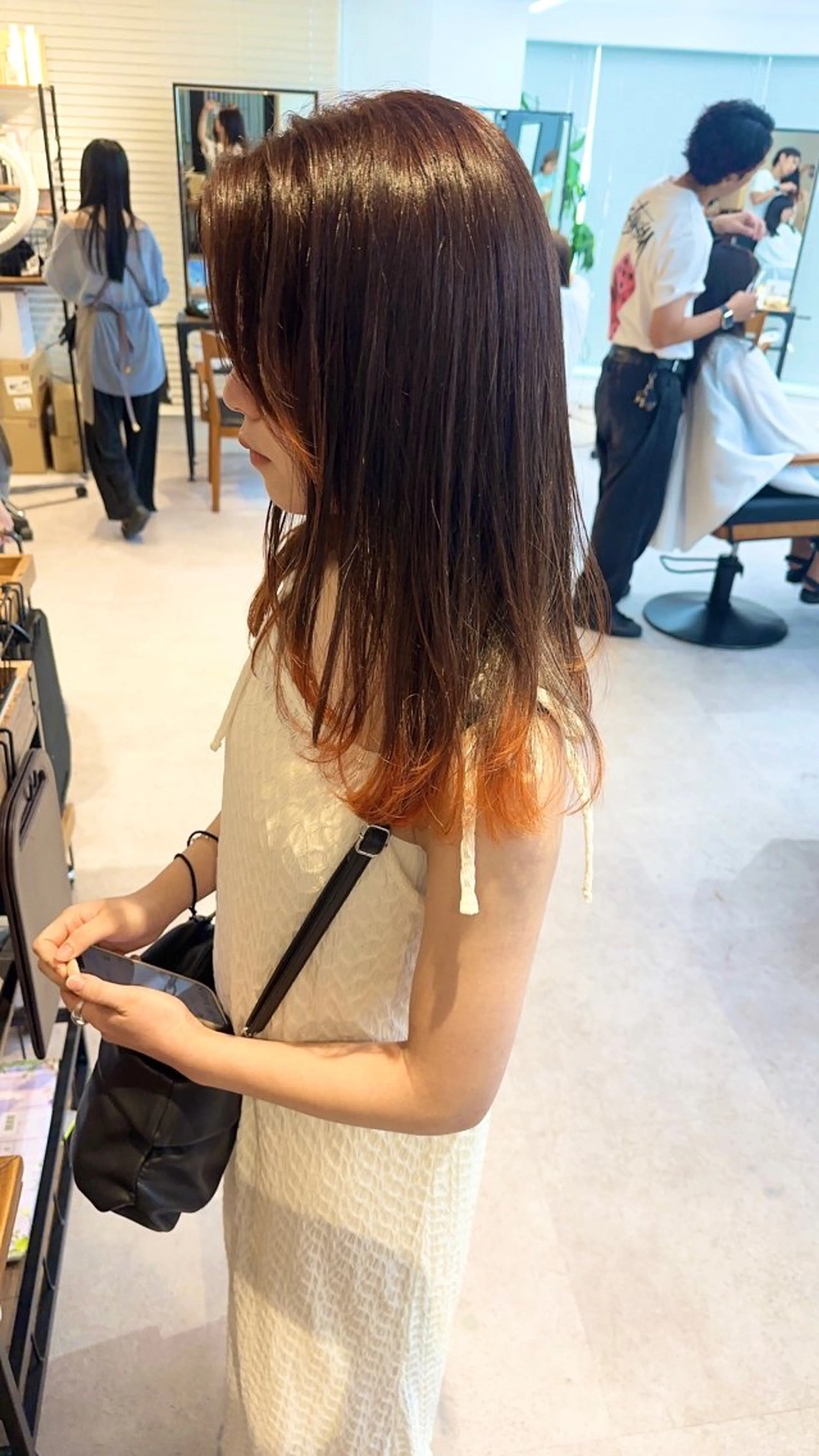 ミディアム カラー パーマ ヘアアレンジ メンズ キッズ ネイル マツエク・マツパ アイブロウ カット トリートメント レイヤーカット 🌿透け感カラーのヘアスタイル