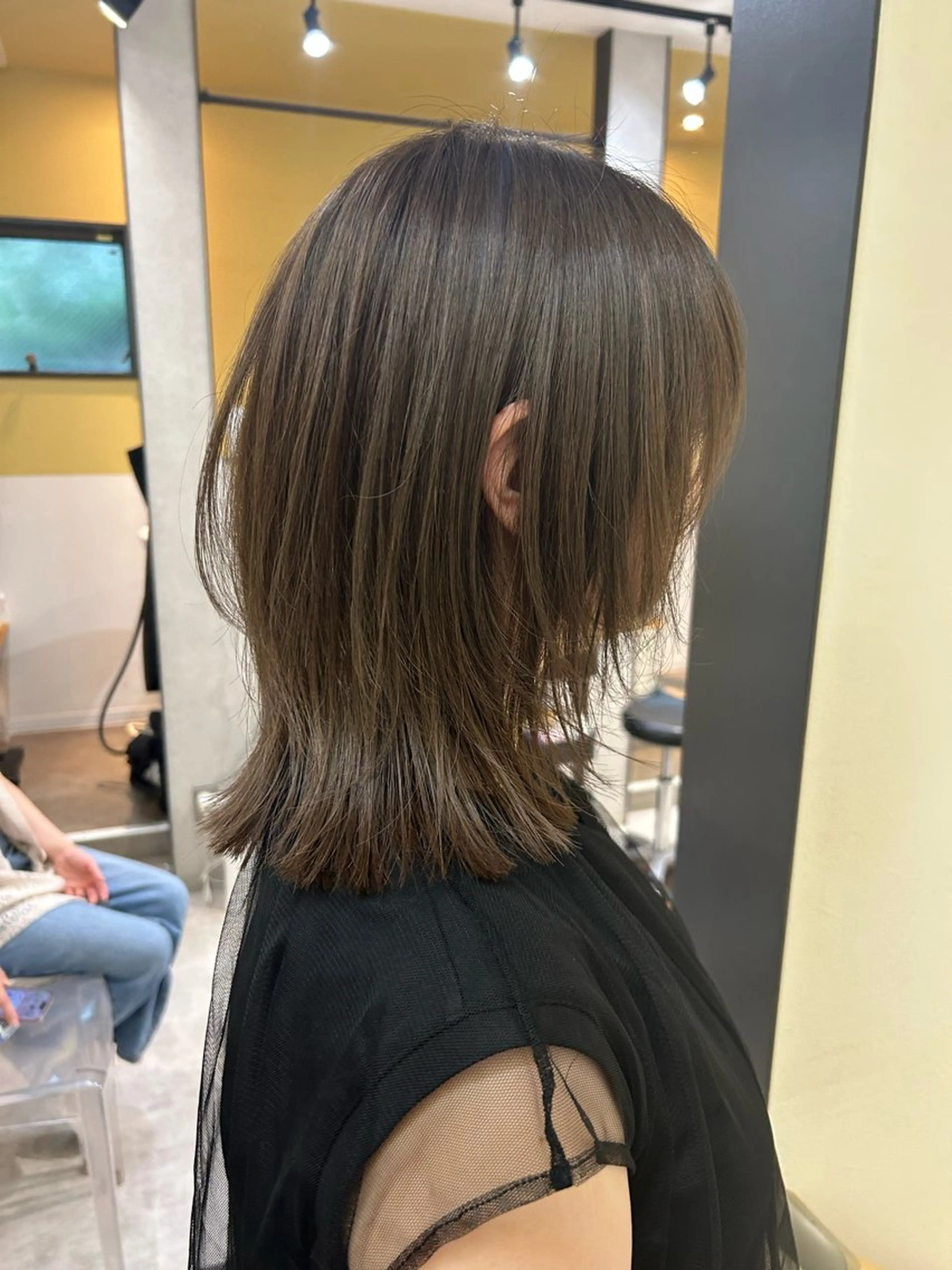 ミディアム カラー グレージュ ラベンダーカラー ラベンダーグレージュ ラベンダーグレー レイヤーカット カット ヘアカラー トリートメント hub hair レイヤー/透明感のヘアスタイル