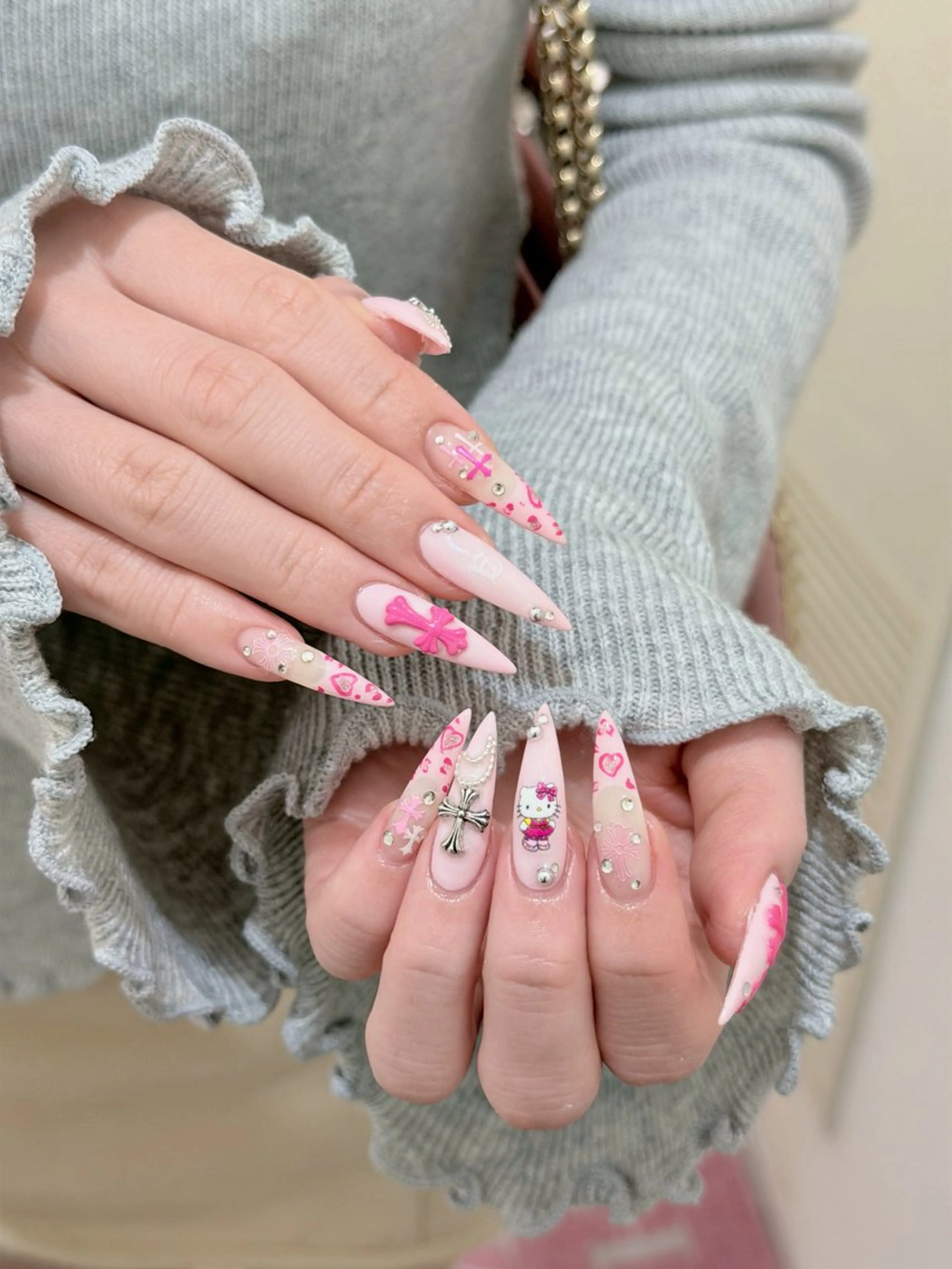 ネイル チークネイル ドット フレンチネイル グラデーション ハート ハンドネイル ハンドケア Eli Nails 新宿のネイルデザイン