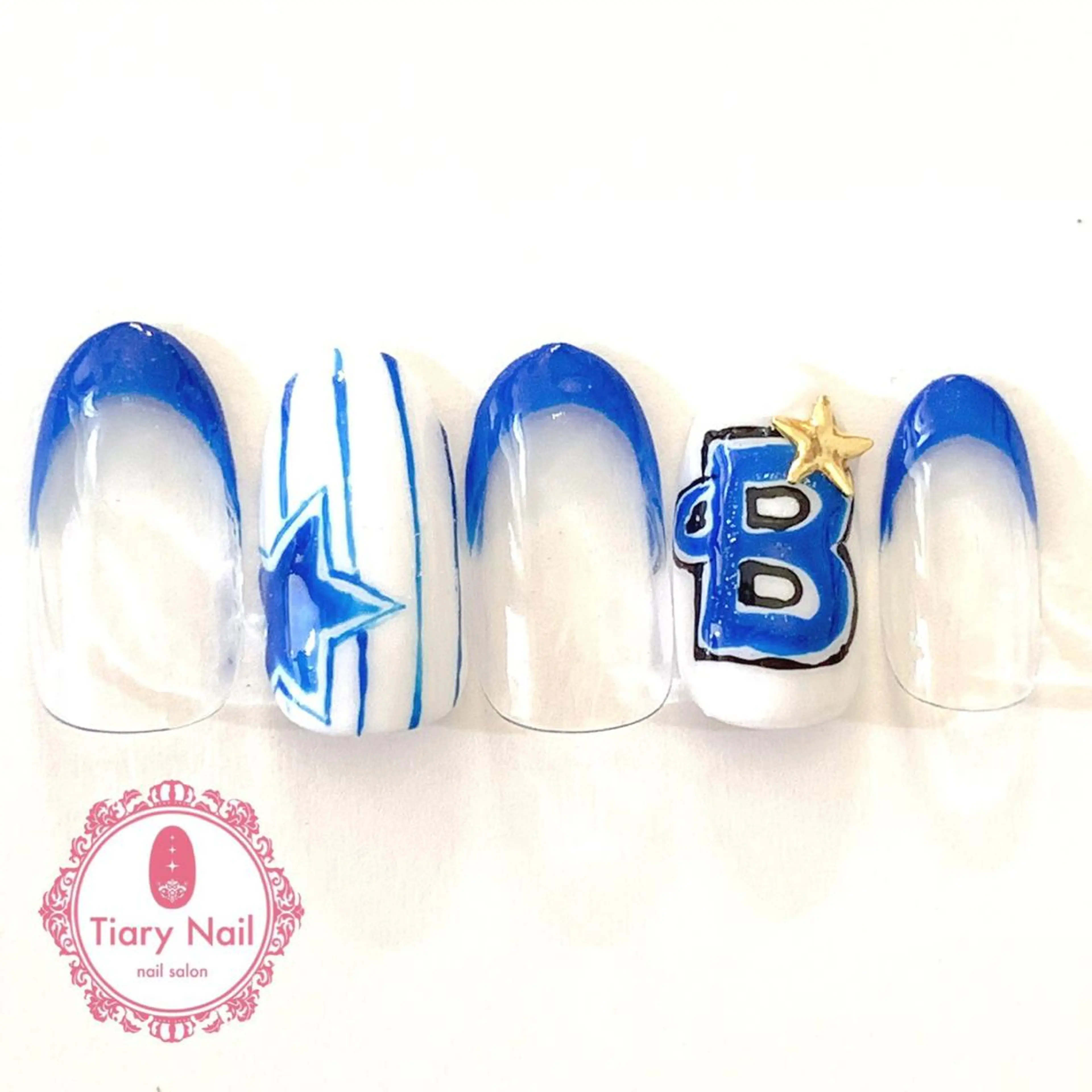 ネイル tiarynail K K🐼のネイルデザイン