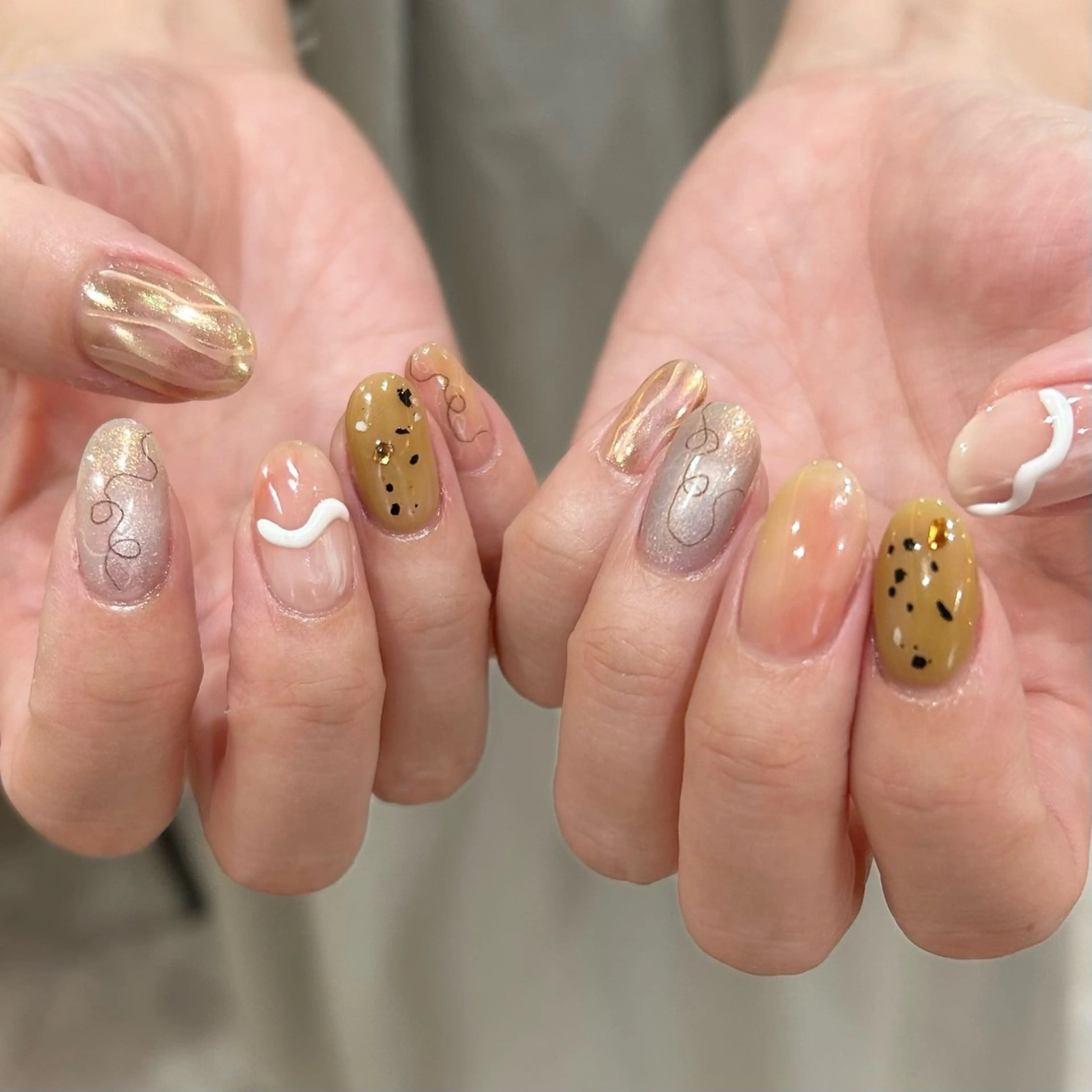 ネイル ジェルネイル マグネットネイル ミラーネイル パラジェル 春ネイル ハンドネイル shio ♡ 20.21日空きありのネイルデザイン