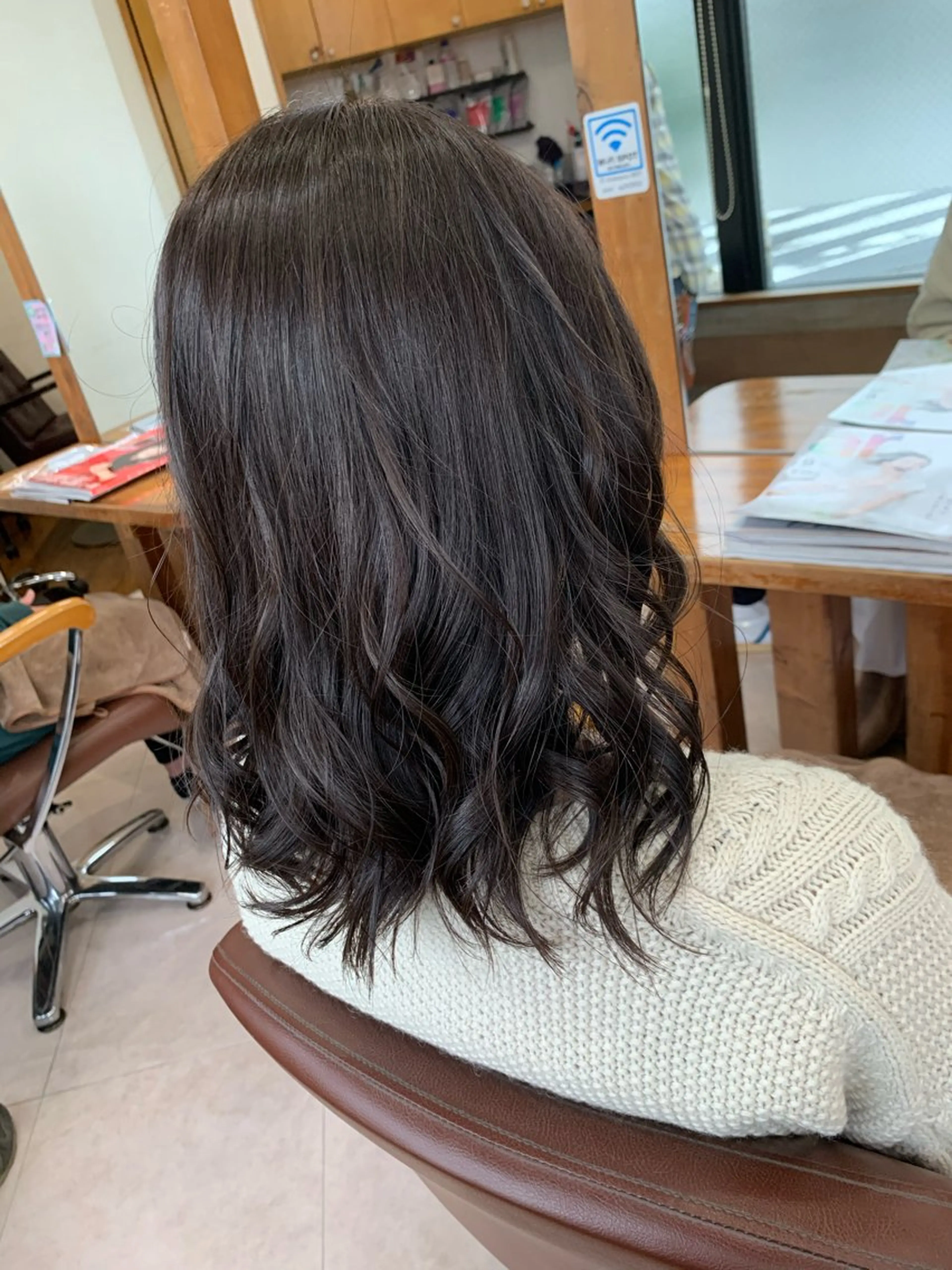 セミロング カラー カット ヘアカラー LAUGH TALE所属・比嘉 秀弥のヘアスタイル