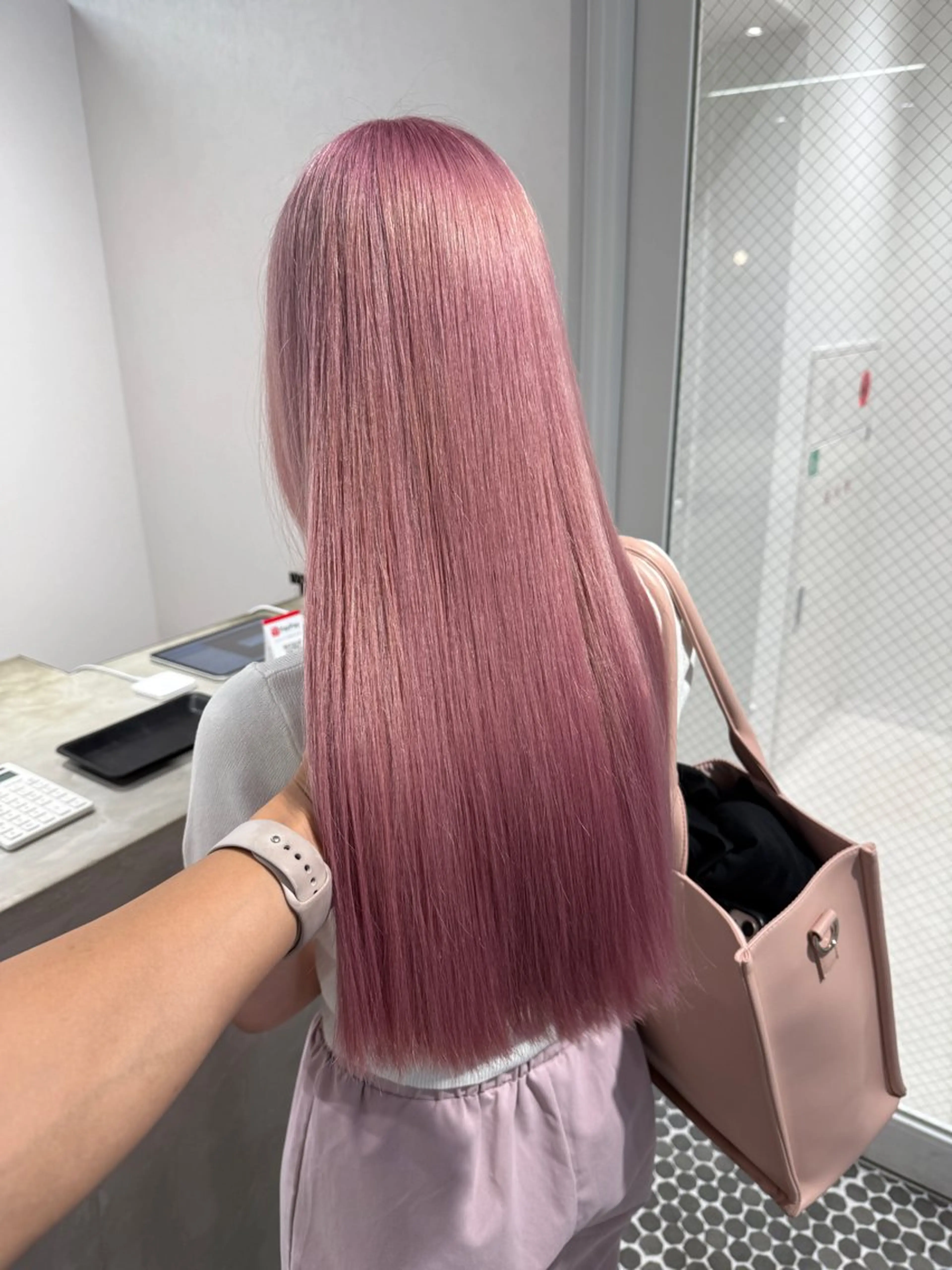 ロング カラー ハイトーン/ ブリーチ/縮毛矯正のヘアスタイル