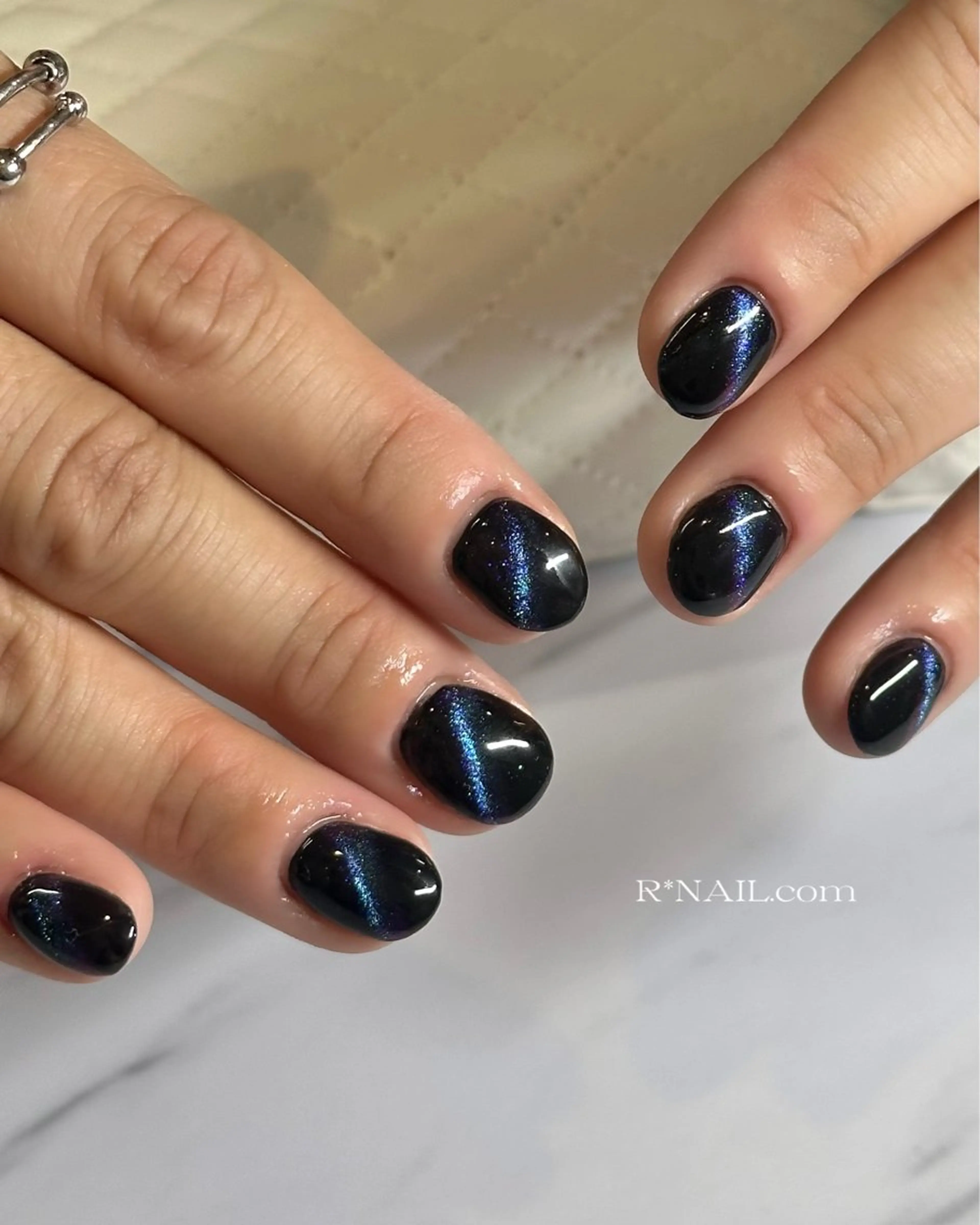 ネイル マグネットネイル ワンカラーネイル ハンドネイル Riona / R*NAIL.comのネイルデザイン