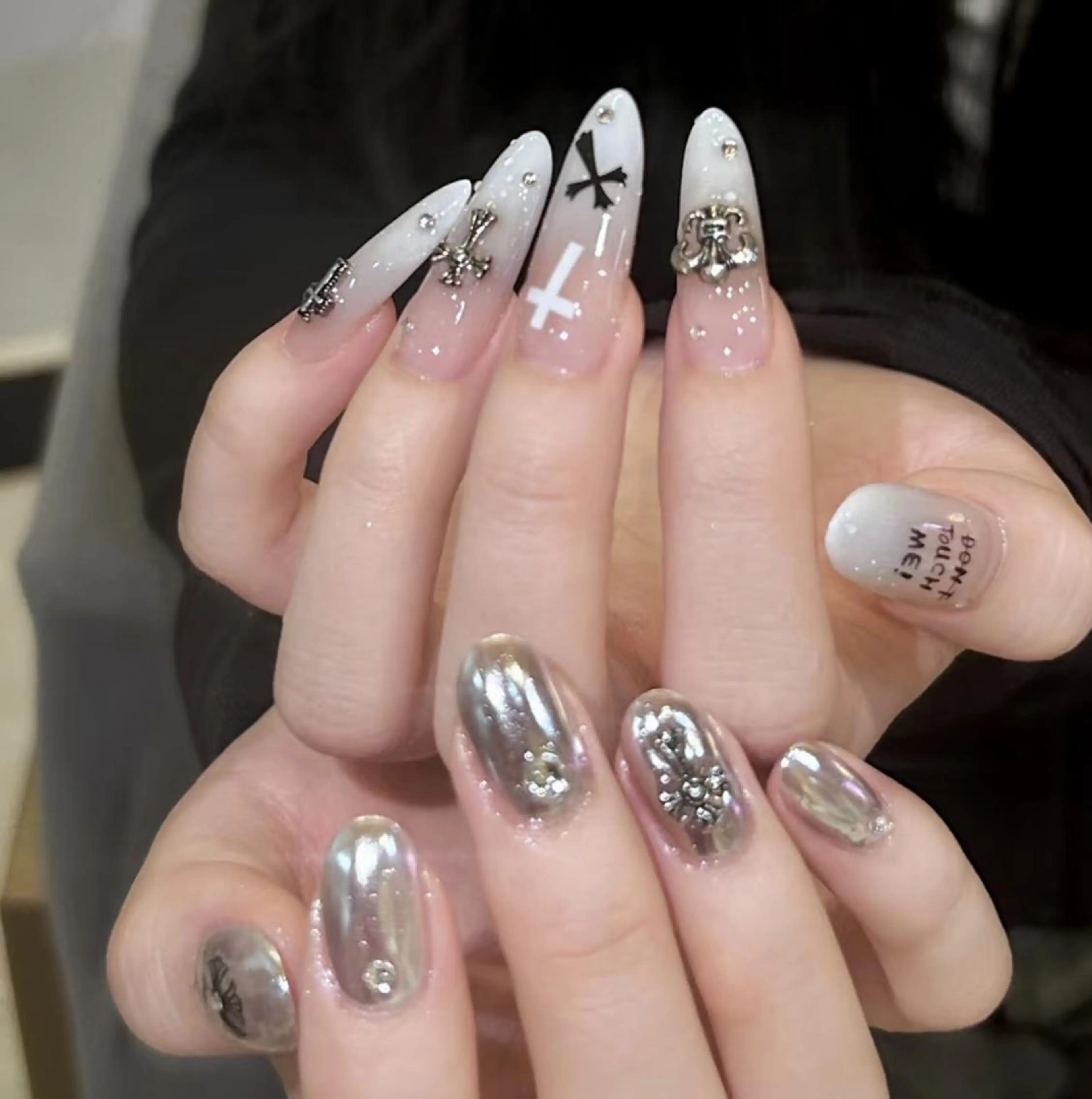 ネイル ハンドネイル 🎀 Ayaka_nailのネイルデザイン