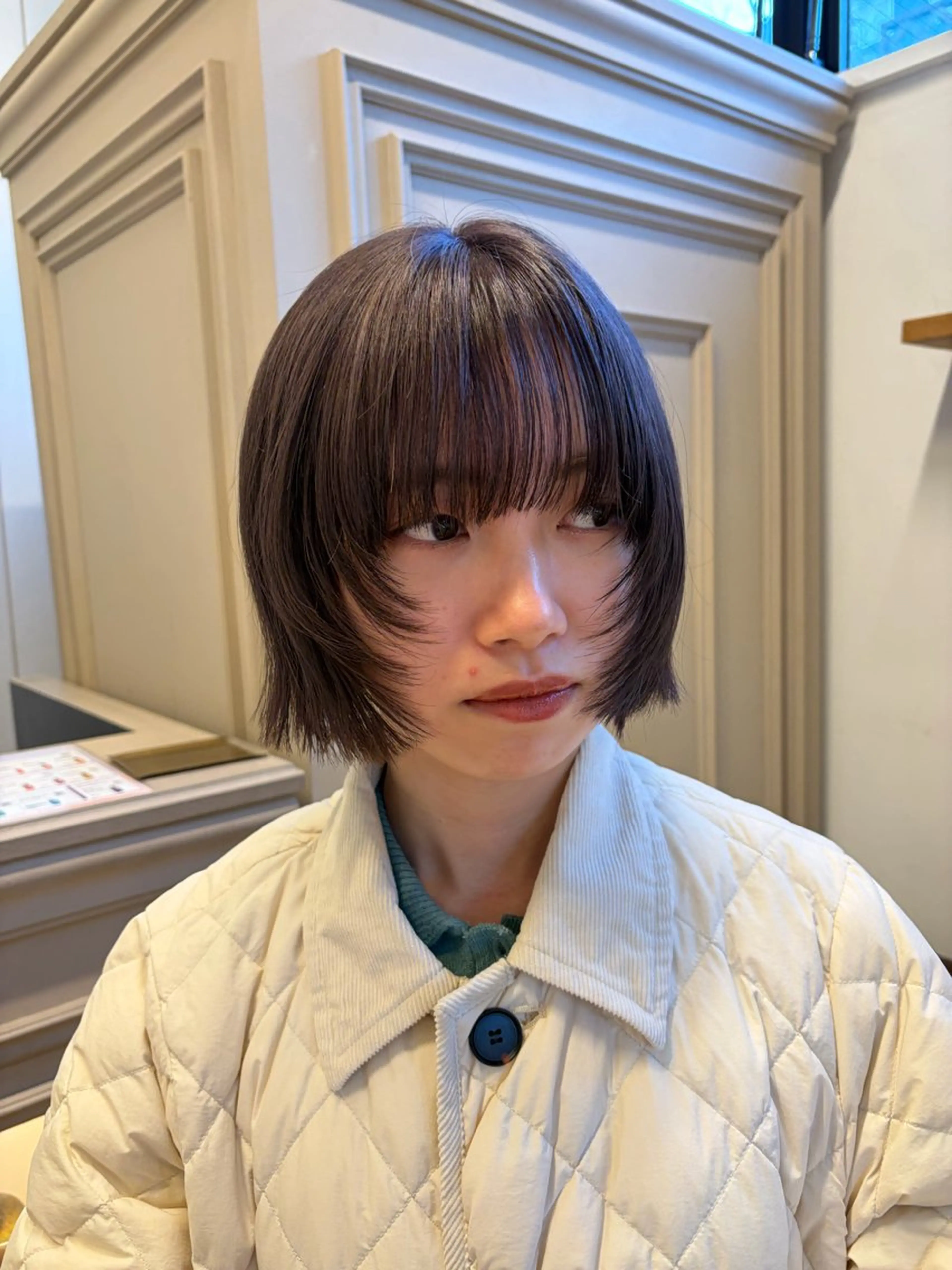 ショート カラー ミルクティー× グレージュMOMOのヘアスタイル