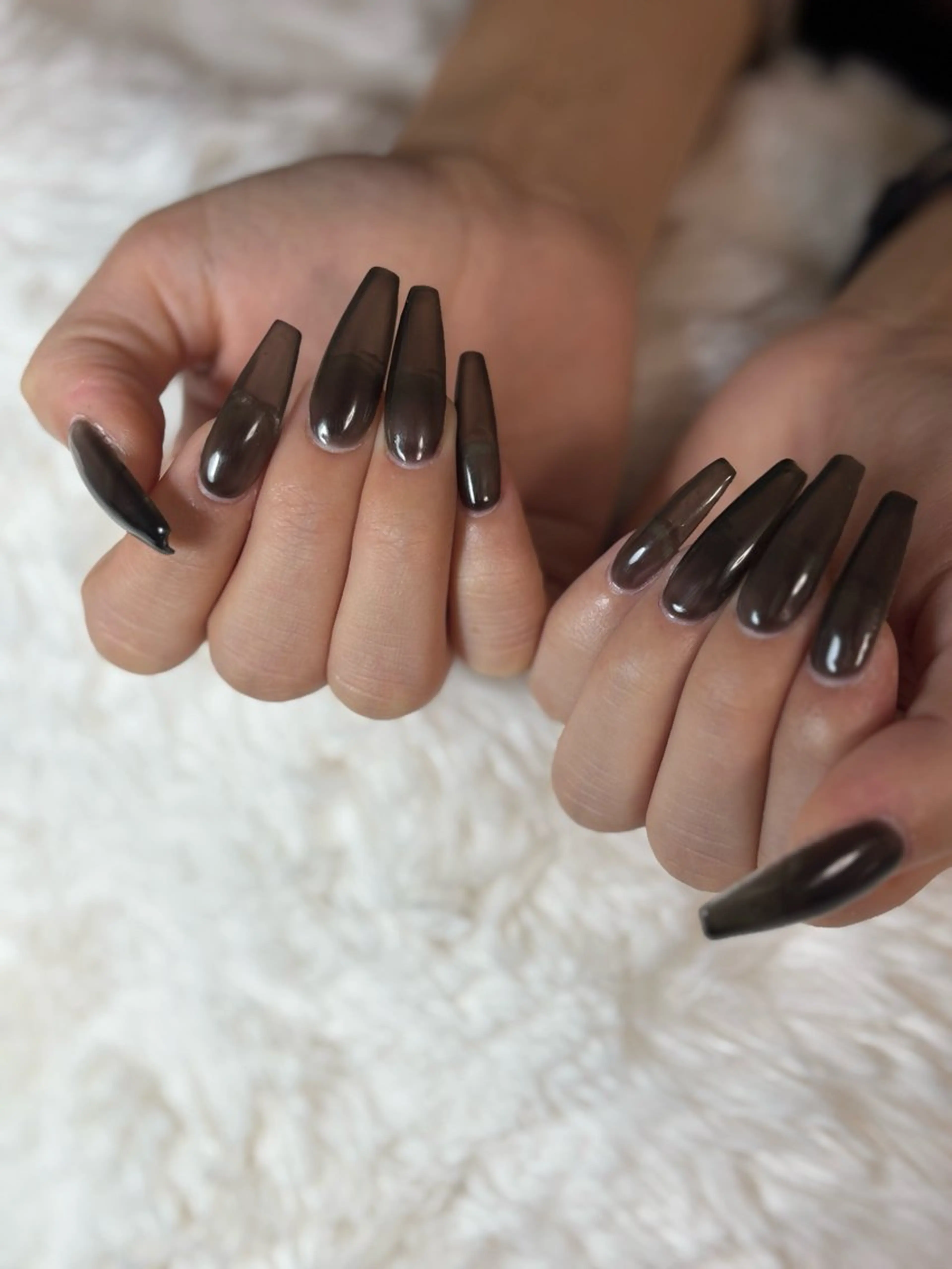 ネイル ワンカラーネイル 三本 綾奈のネイルデザイン