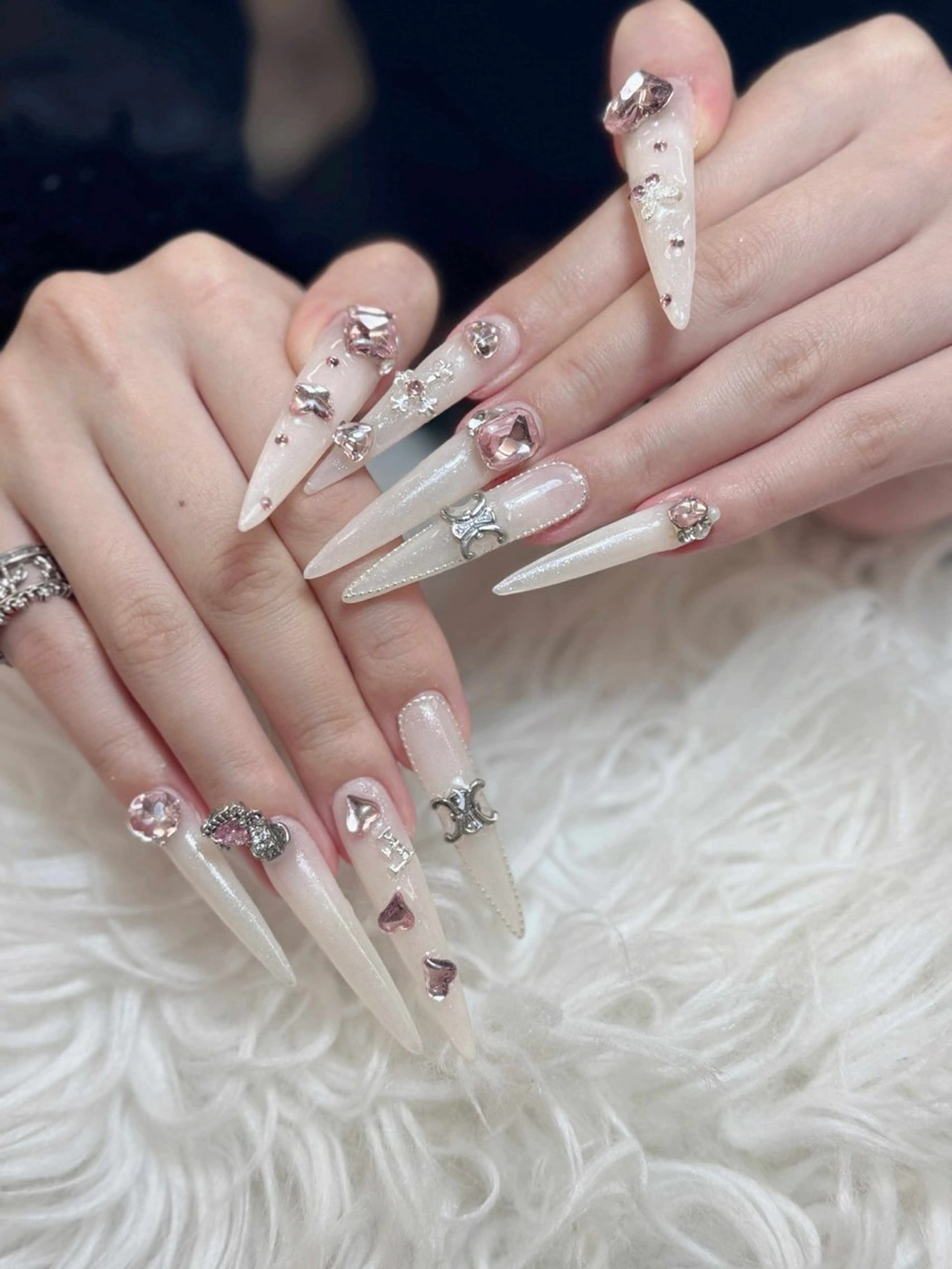 ロング ANH ゴテゴテネイルサロンのネイルデザイン