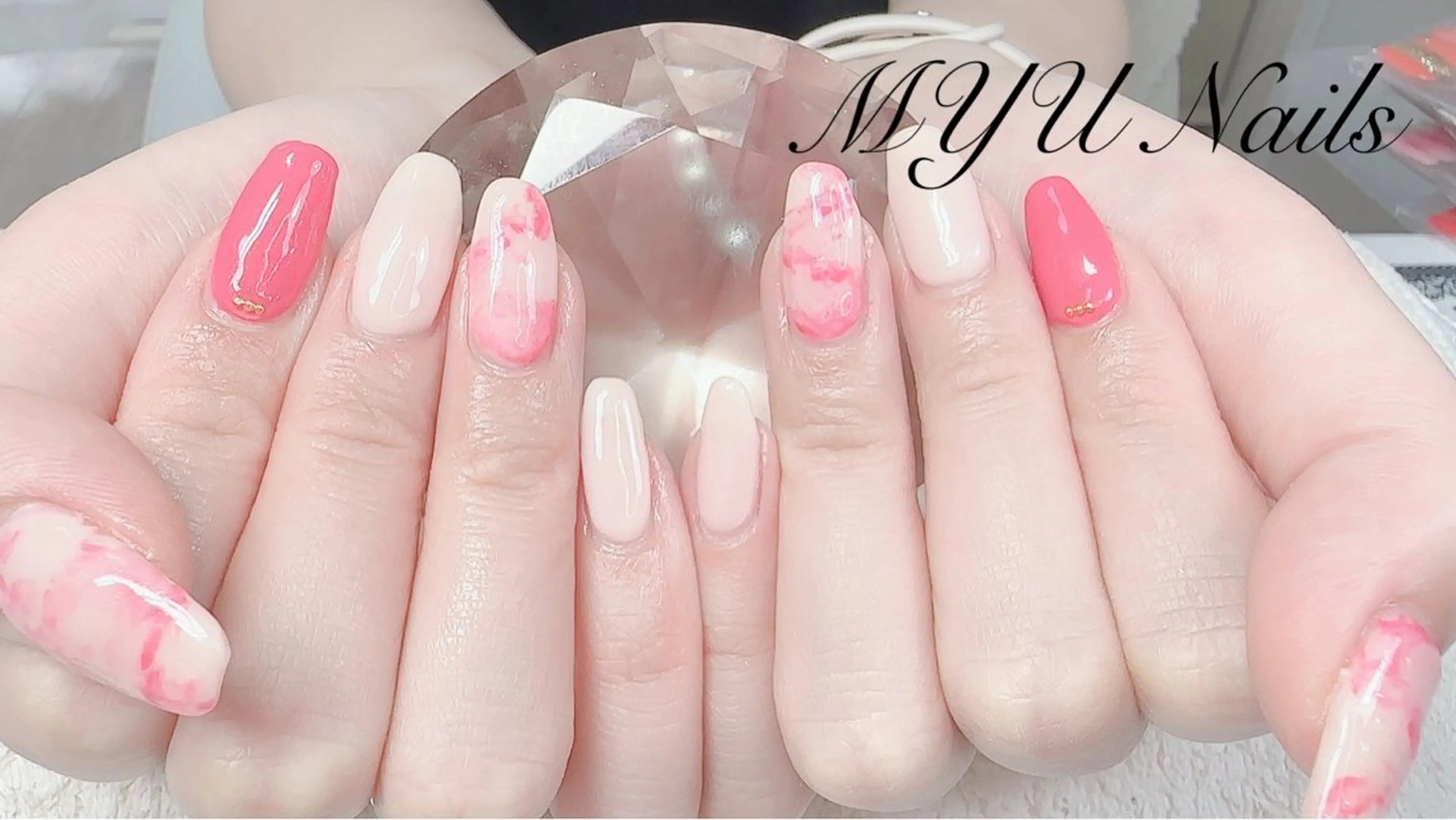 ネイル ジェルネイル 持ち込み パラジェル ハンドネイル ニュアンスネイル🌈 MYU Nailsのネイルデザイン