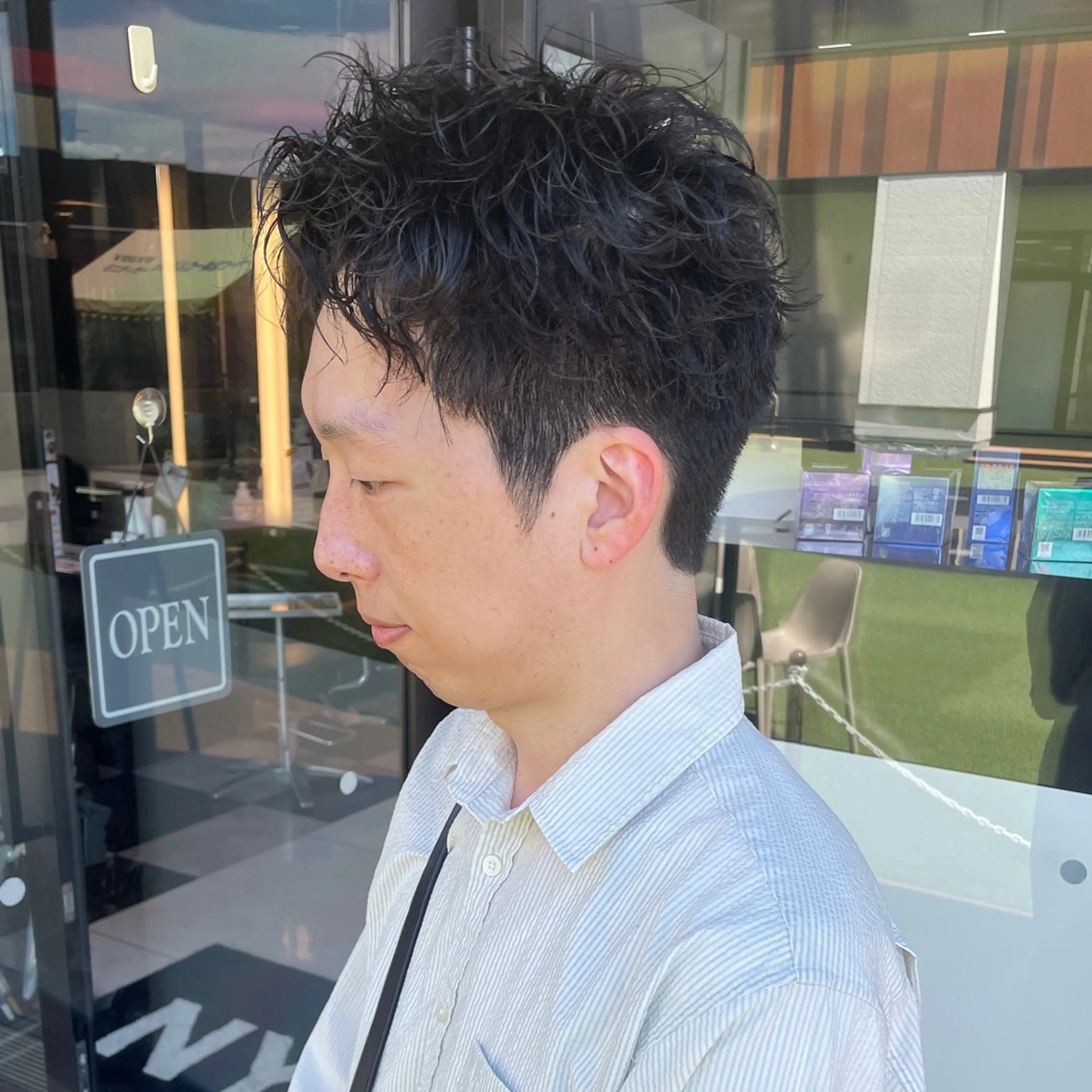 ショート パーマ メンズ メンズパーマ ツイストスパイラルパーマ ツーブロック ショートヘア スパイラルパーマ カット パーマ メンズヘア特化 崎田 成人のヘアスタイル