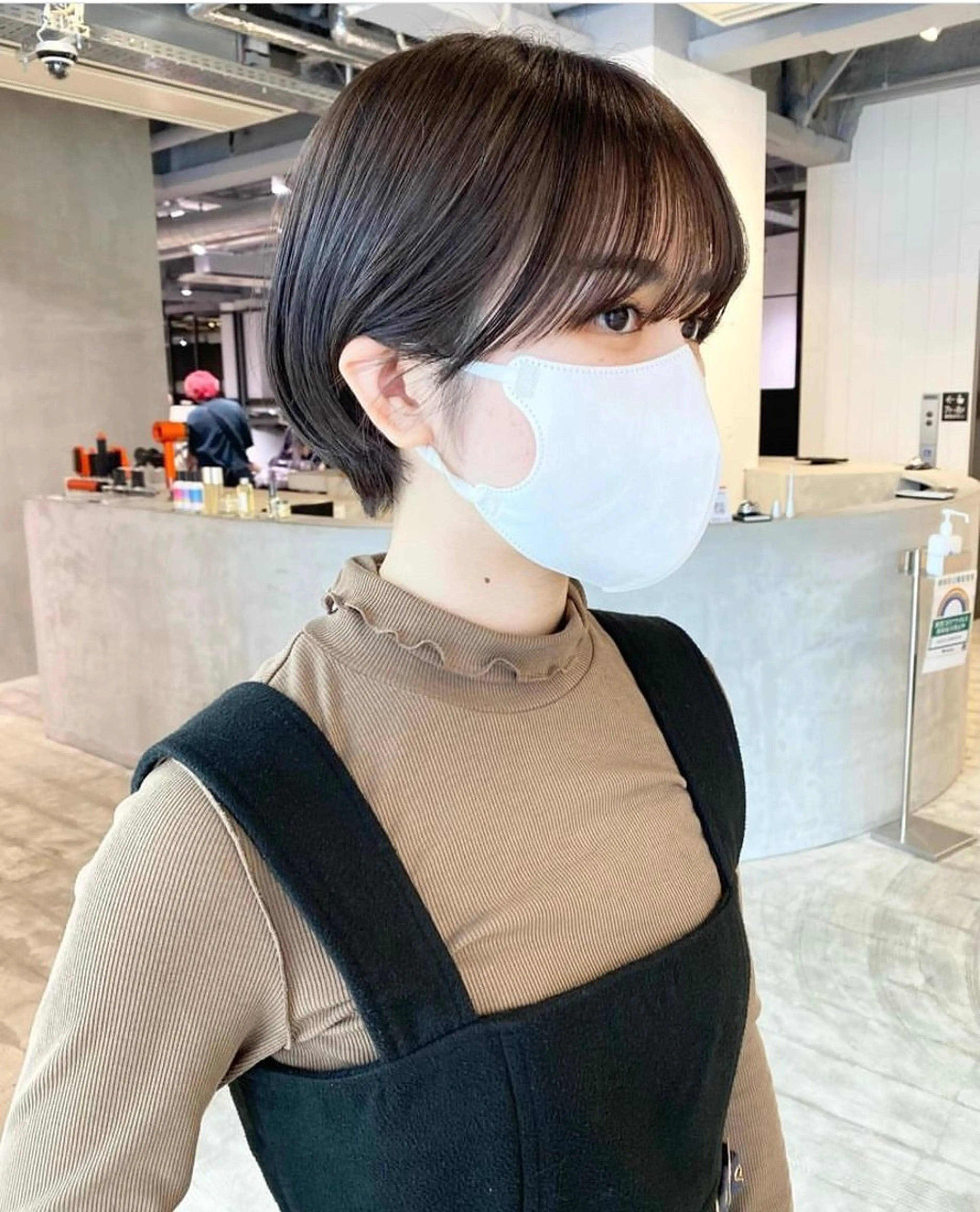 ショート 黒染め落とし ムラ修正　ハイトーンのヘアスタイル