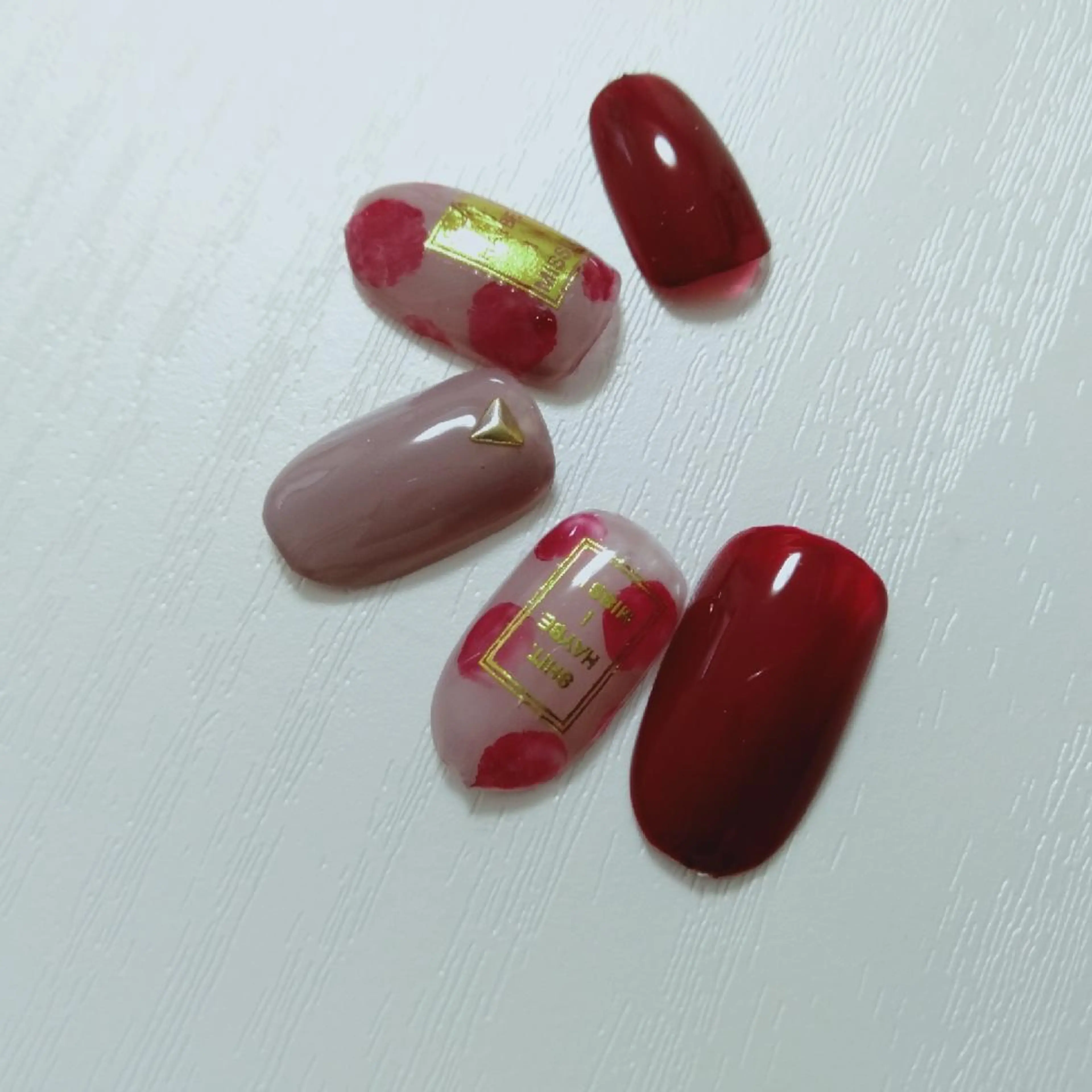 ネイル ドット 川岡 香を里のネイルデザイン