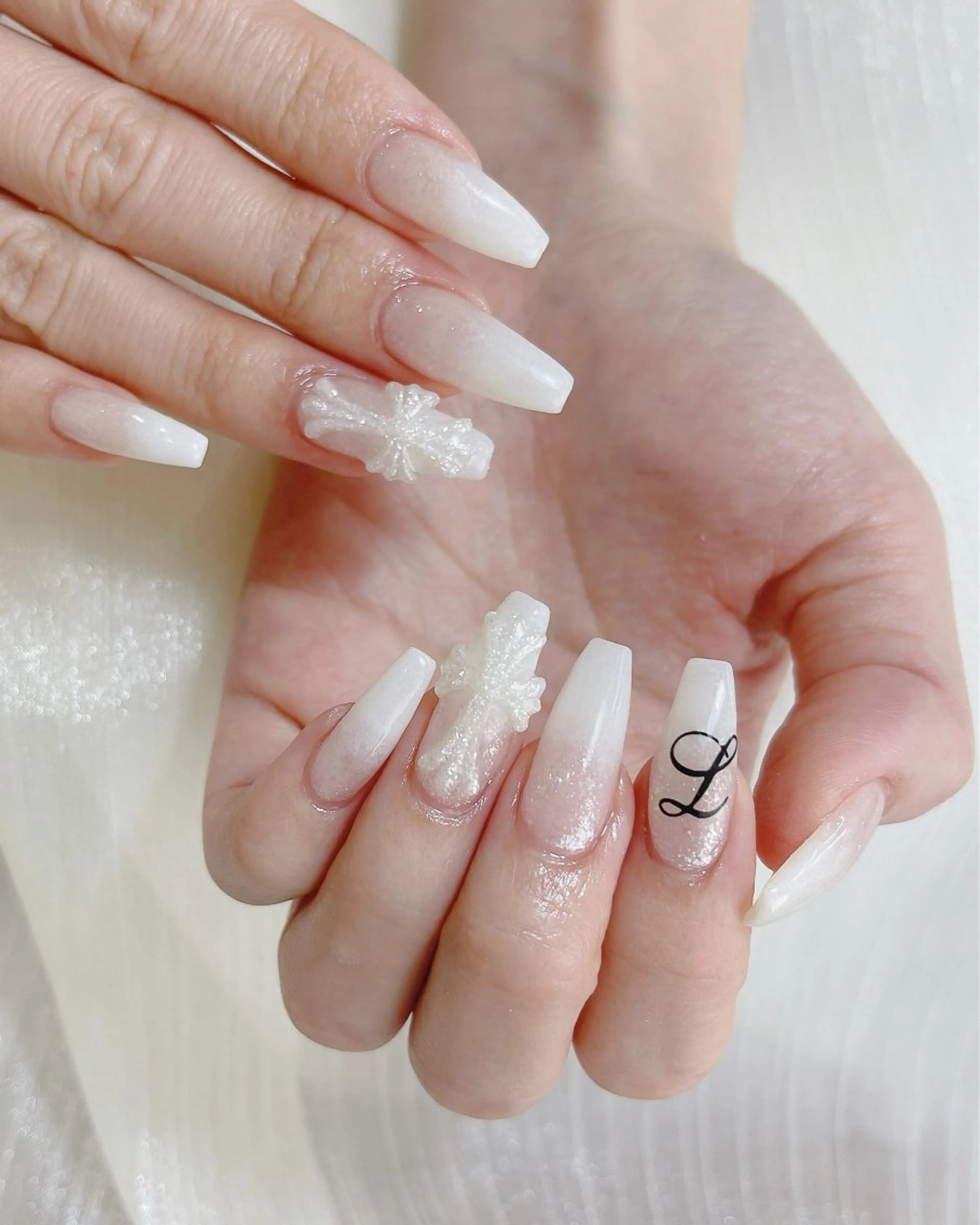 ネイル チークネイル ドット フレンチネイル ハート キラキラネイル ハンドネイル Speraネイル 大宮店🎀のネイルデザイン