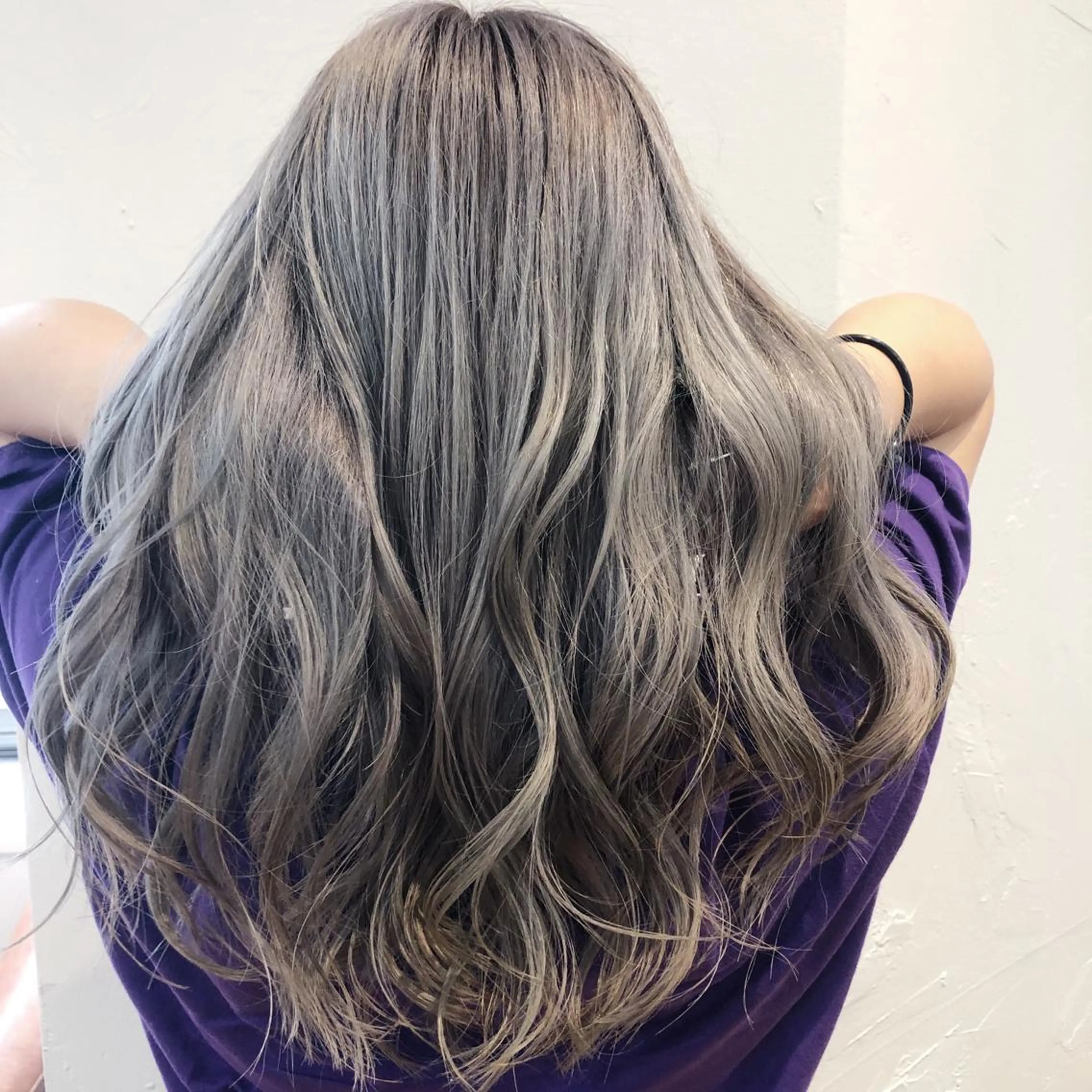 ハイトーンブリーチ×1+ケアカラーの写真