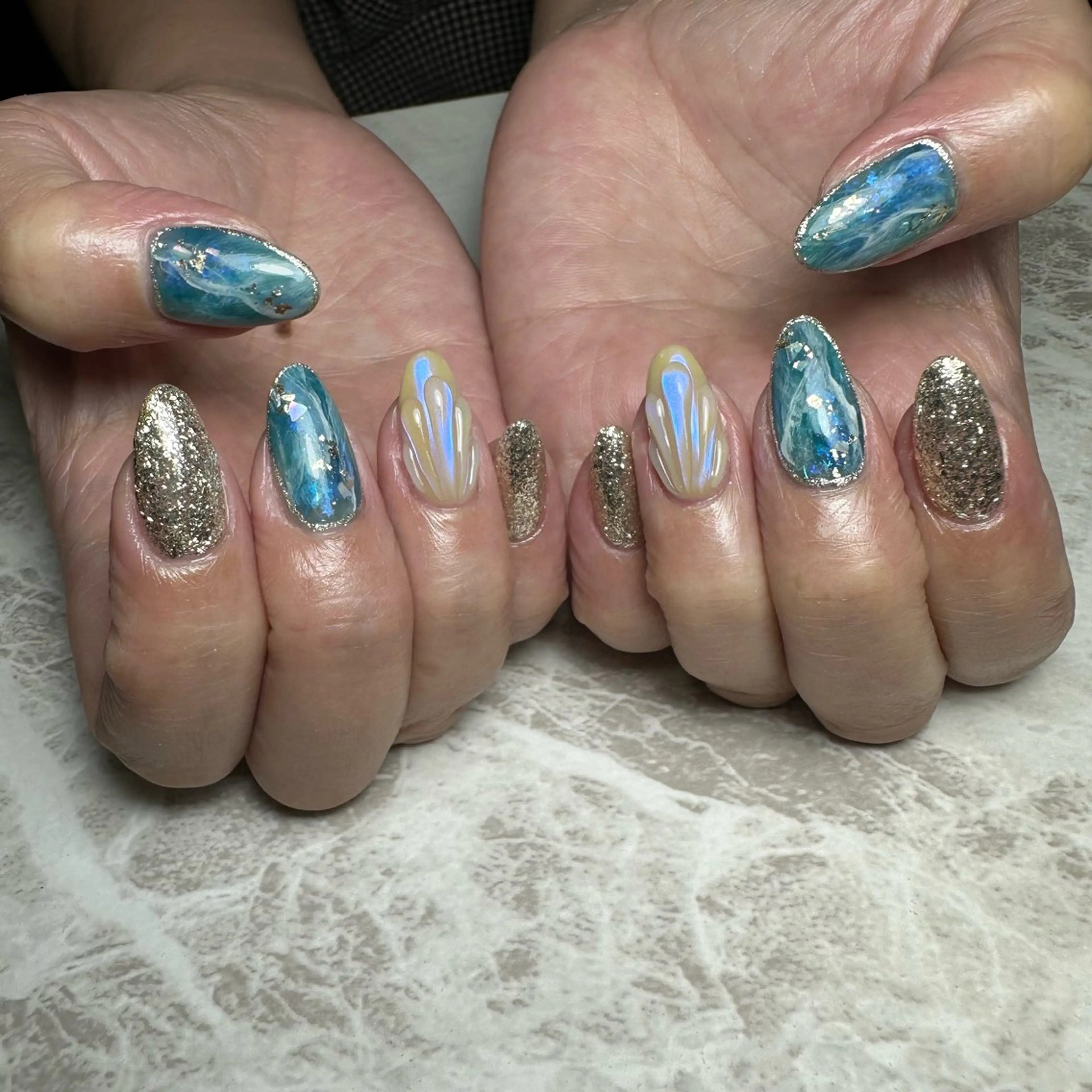 ネイル ハンドネイル repos~ルポ~所属・里見 麗のネイルデザイン