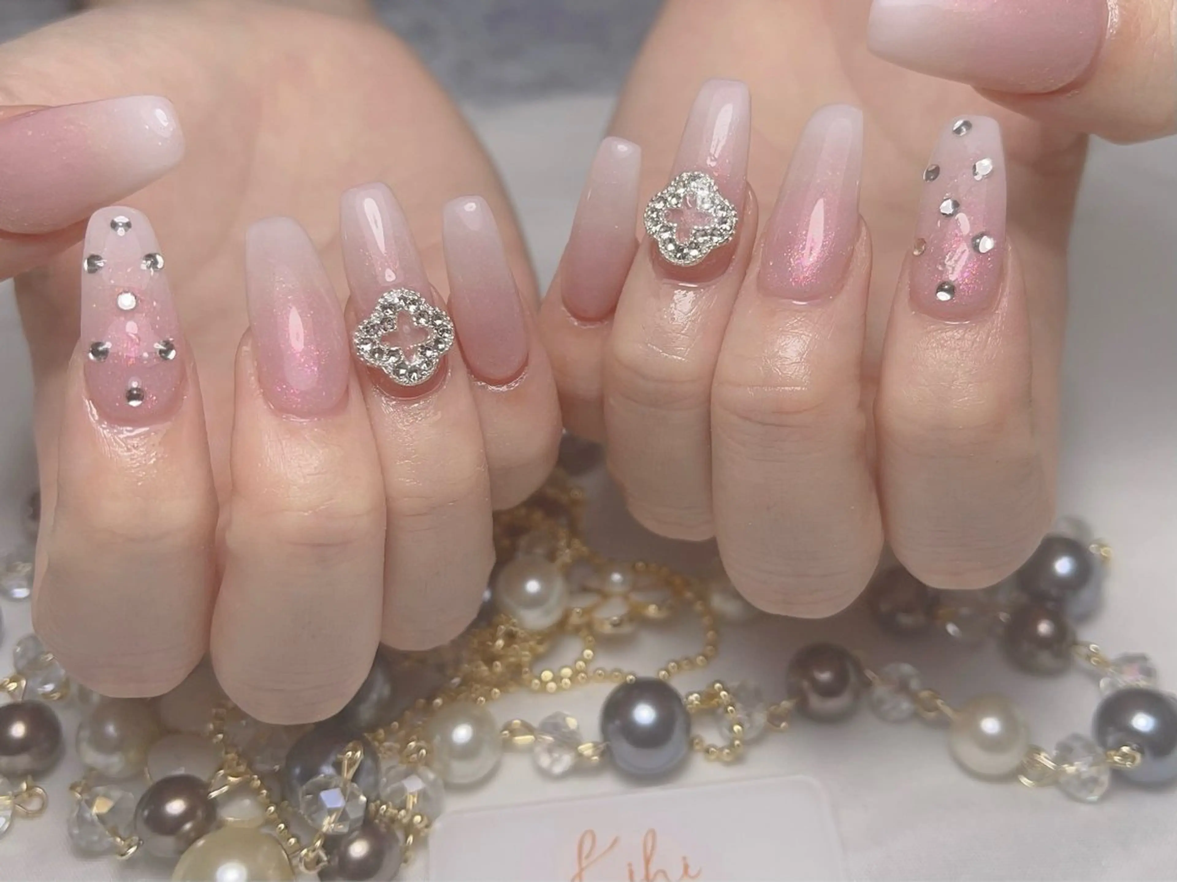 ネイル アートネイル フレンチネイル ジェルネイル グラデーション 韓国ネイル ハンドネイル 💕鈴木ユリ パラジェル/オフ無料のネイルデザイン