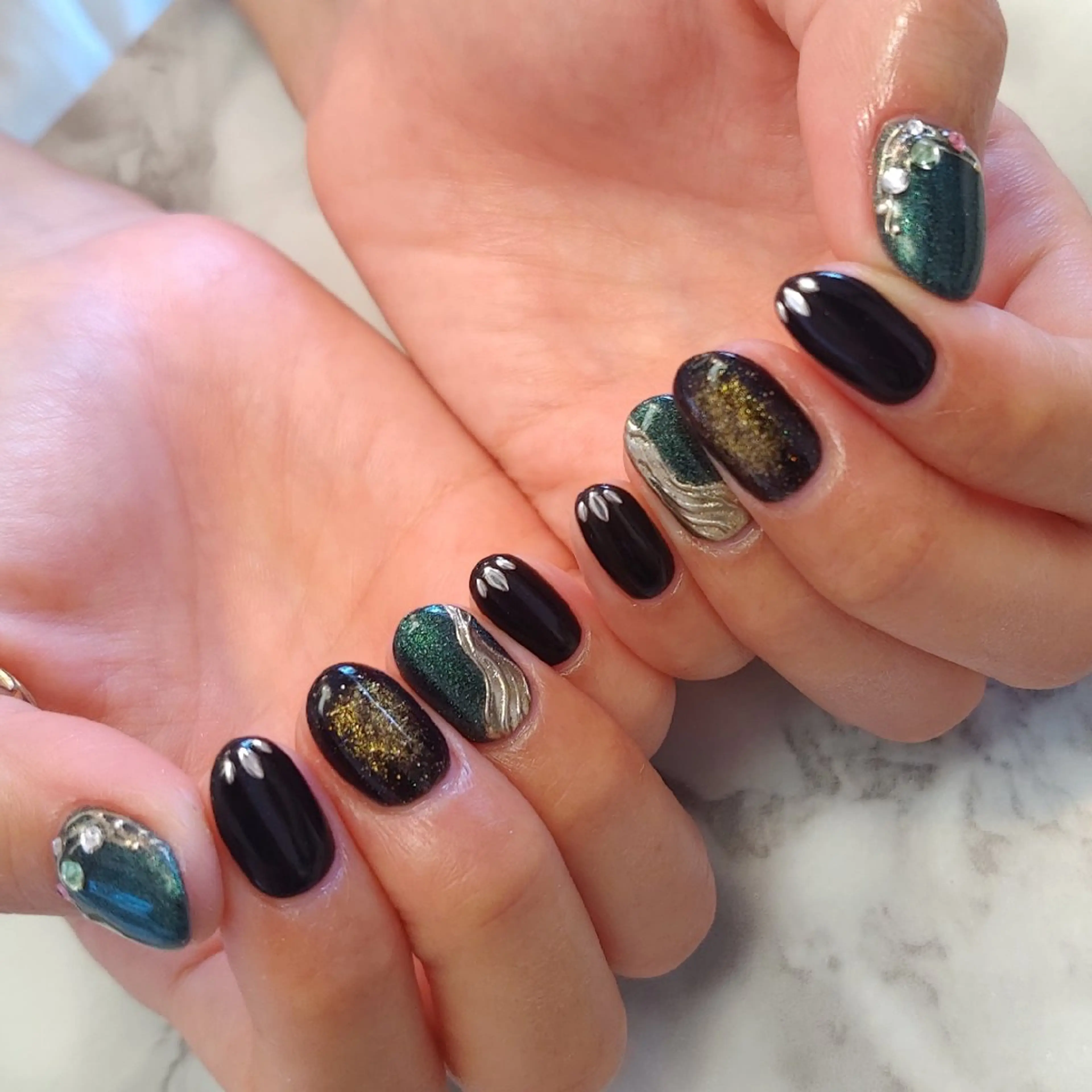 ネイル キラキラネイル ジェヌインネイル 河内のネイルデザイン