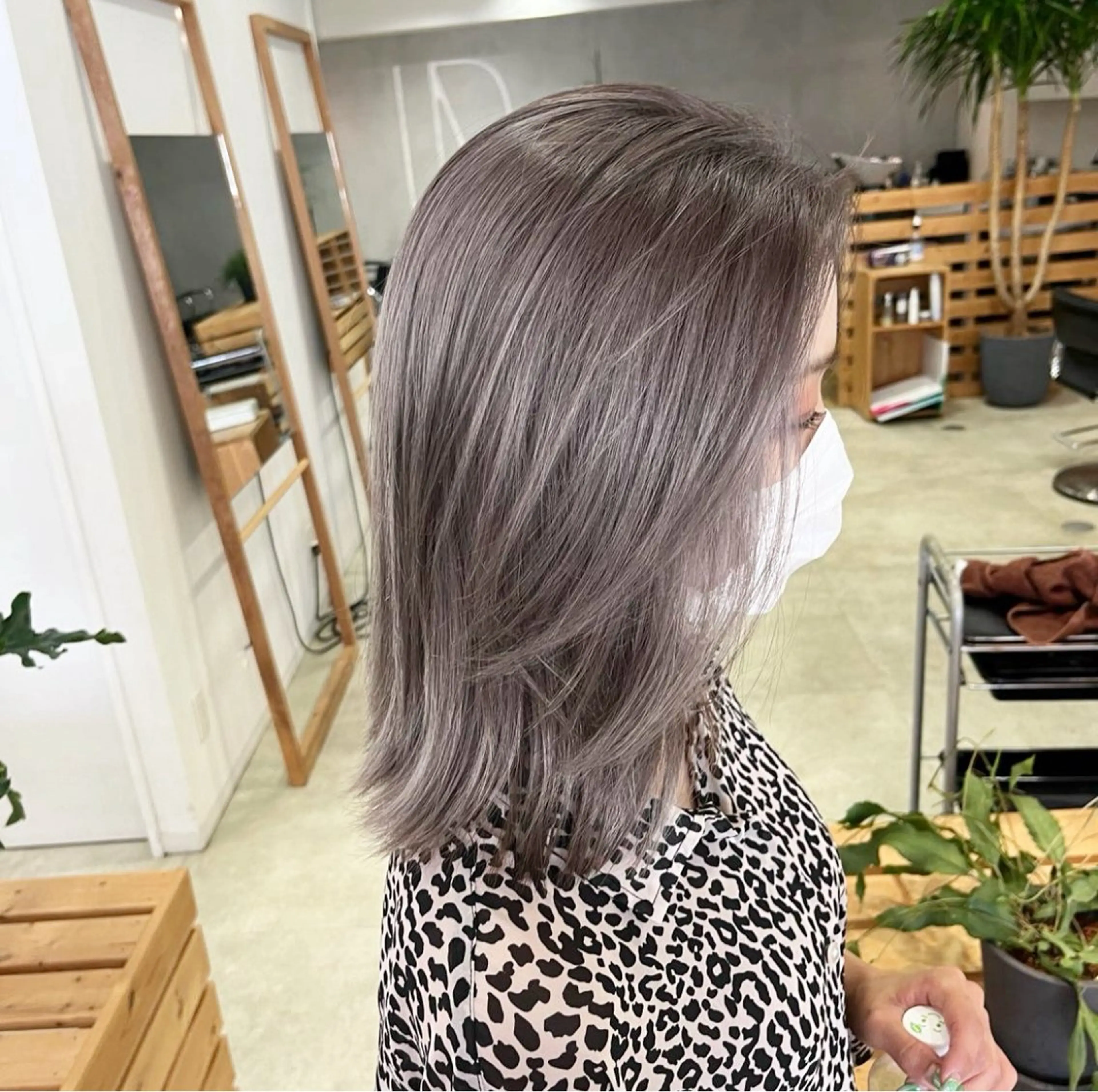 ミディアム カット ヘアカラー hoNua. 栄/透明感カラーのヘアスタイル