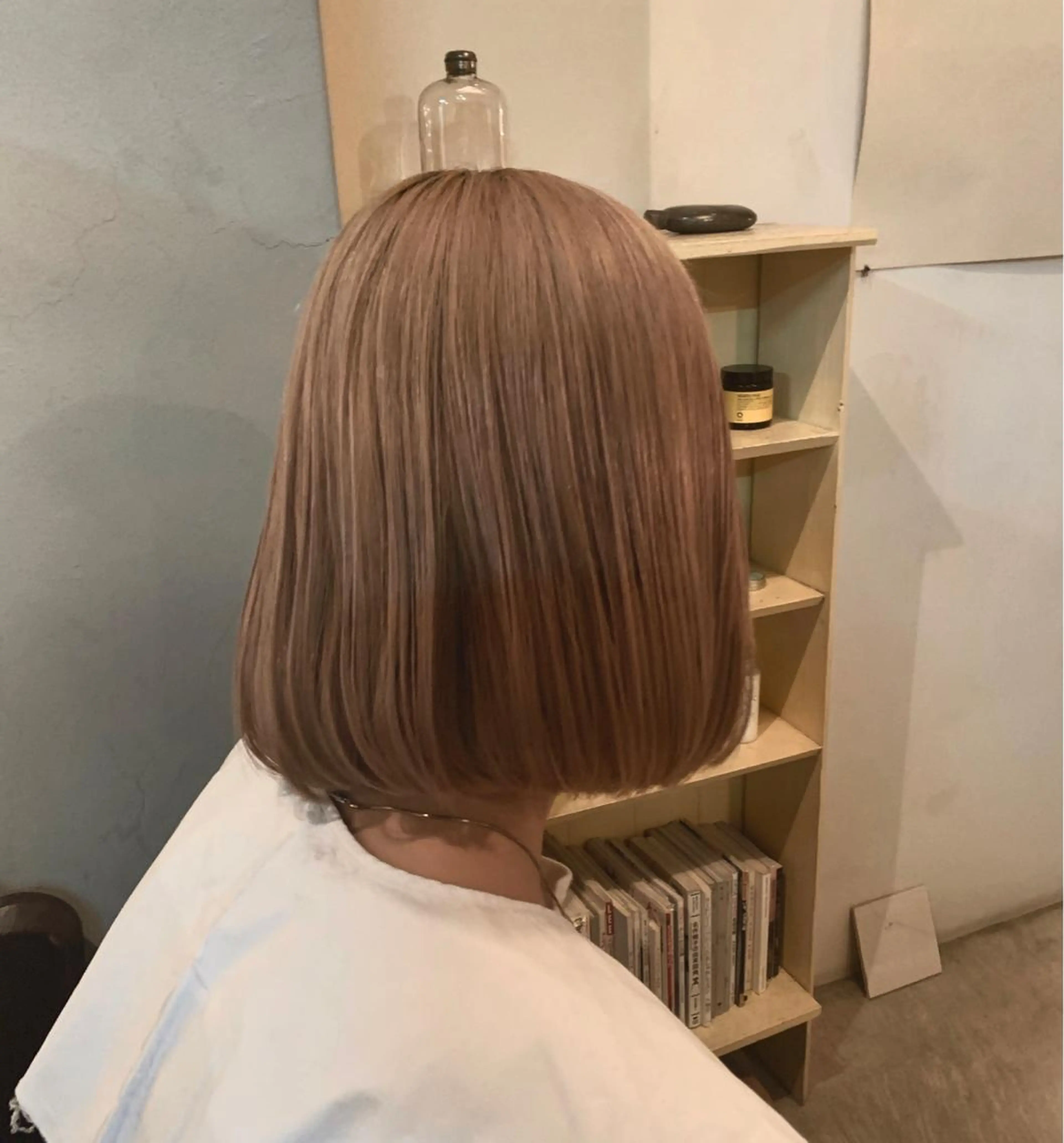 ミディアム カラー ワンレンボブ ベージュカラー ボブ room3小出 奈央子のヘアスタイル