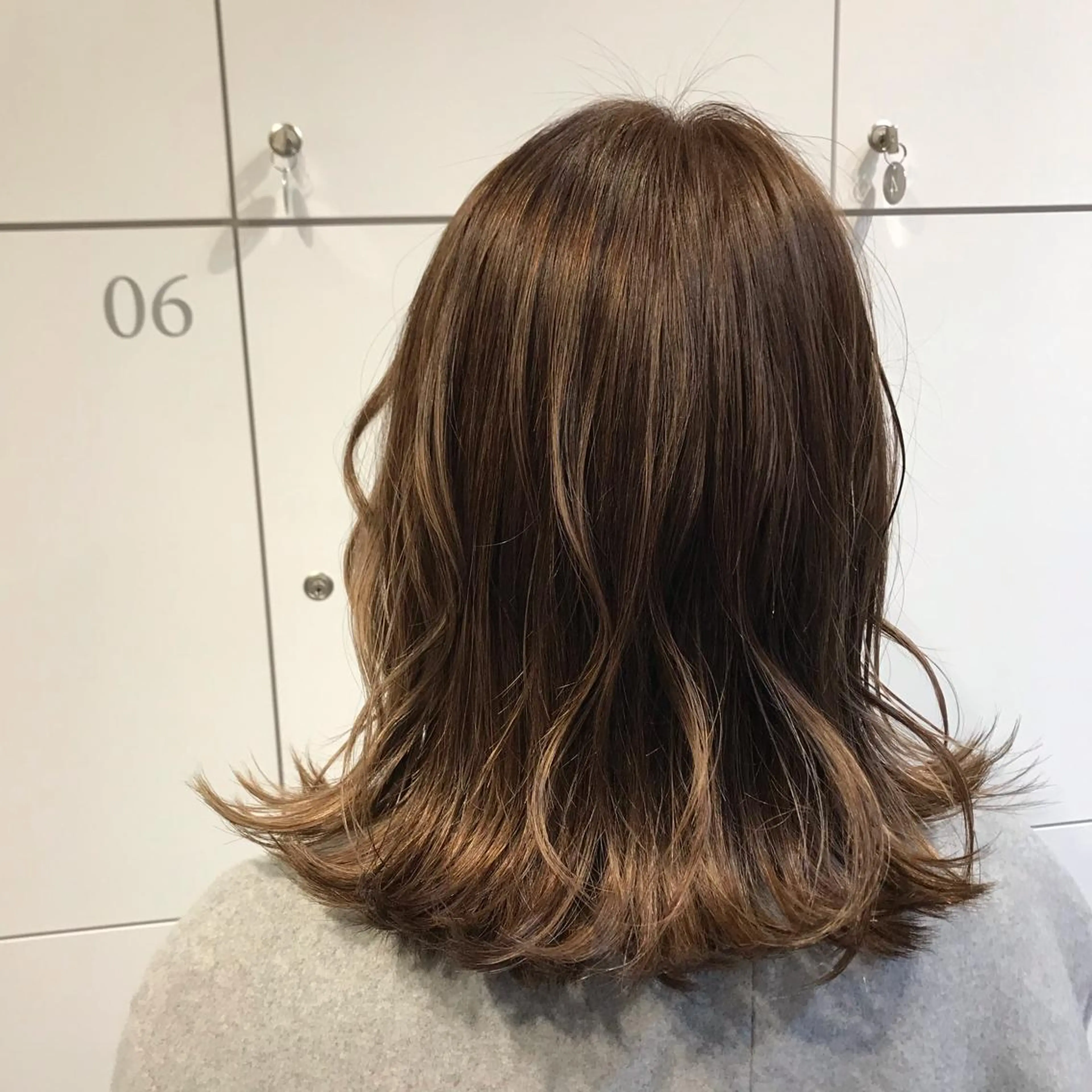 ミディアム カラー ベージュカラー ブラウンカラー ブラウンベージュ ハイライトカラー ハイライト カット ヘアカラー haconeco【ハコネコ】所属・小川 舜人のヘアスタイル