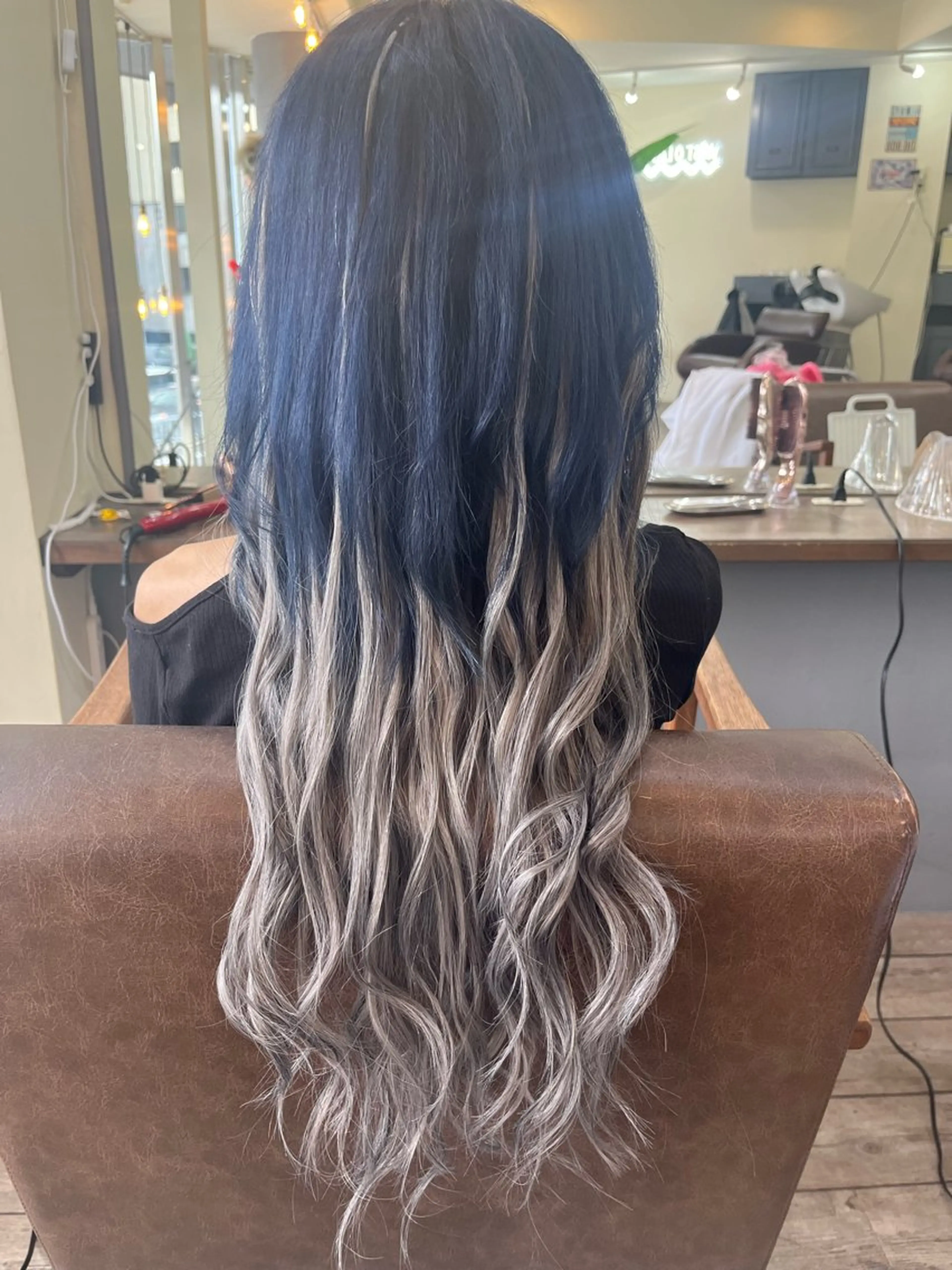 カラー バレイヤージュ ブリーチ ケアブリーチ ダブルカラー イヤリングカラー 戸川 紗良のヘアスタイル