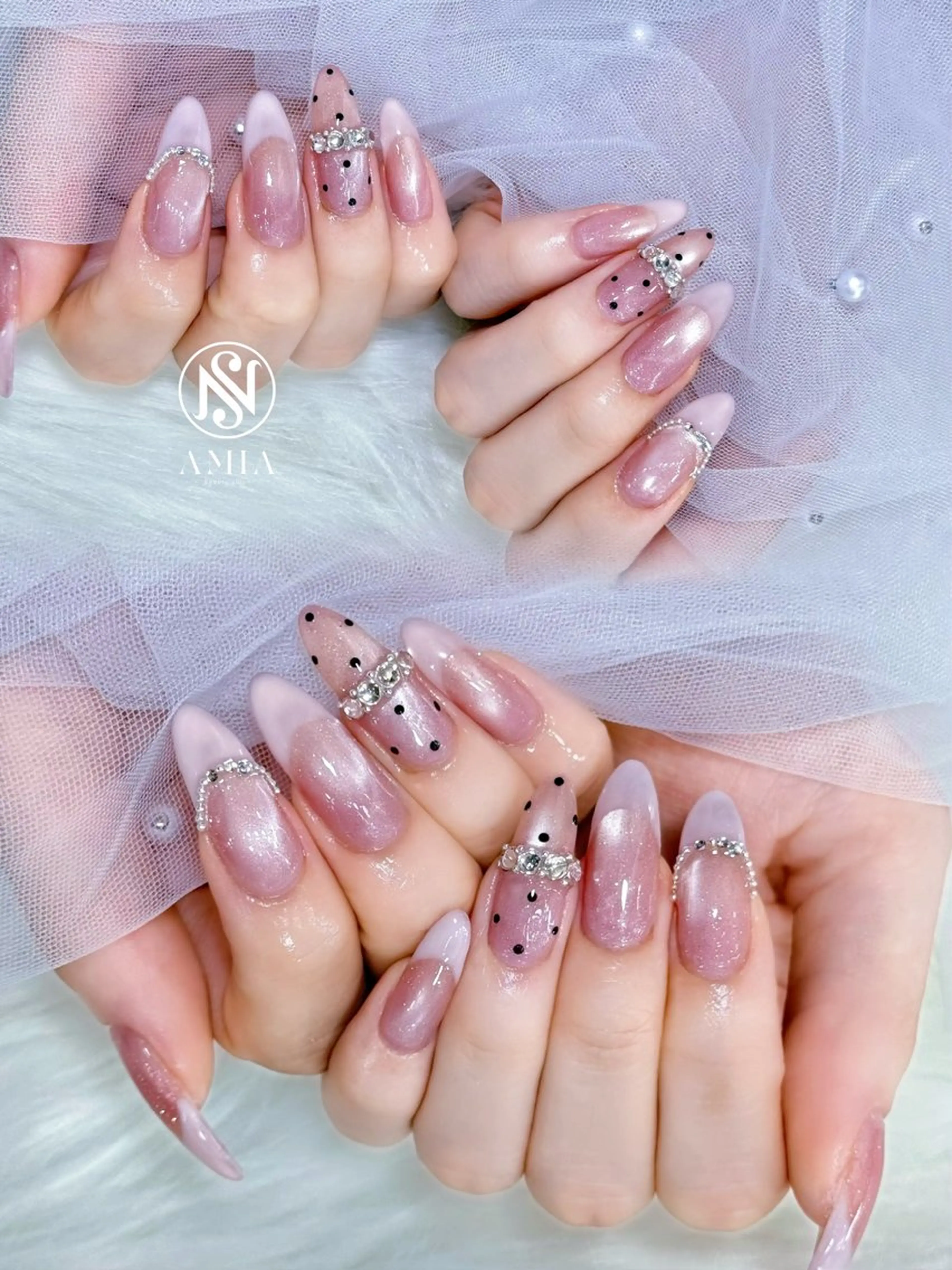 ロング ハンドネイル 🌟AMIA BEAUTY🌟のネイルデザイン