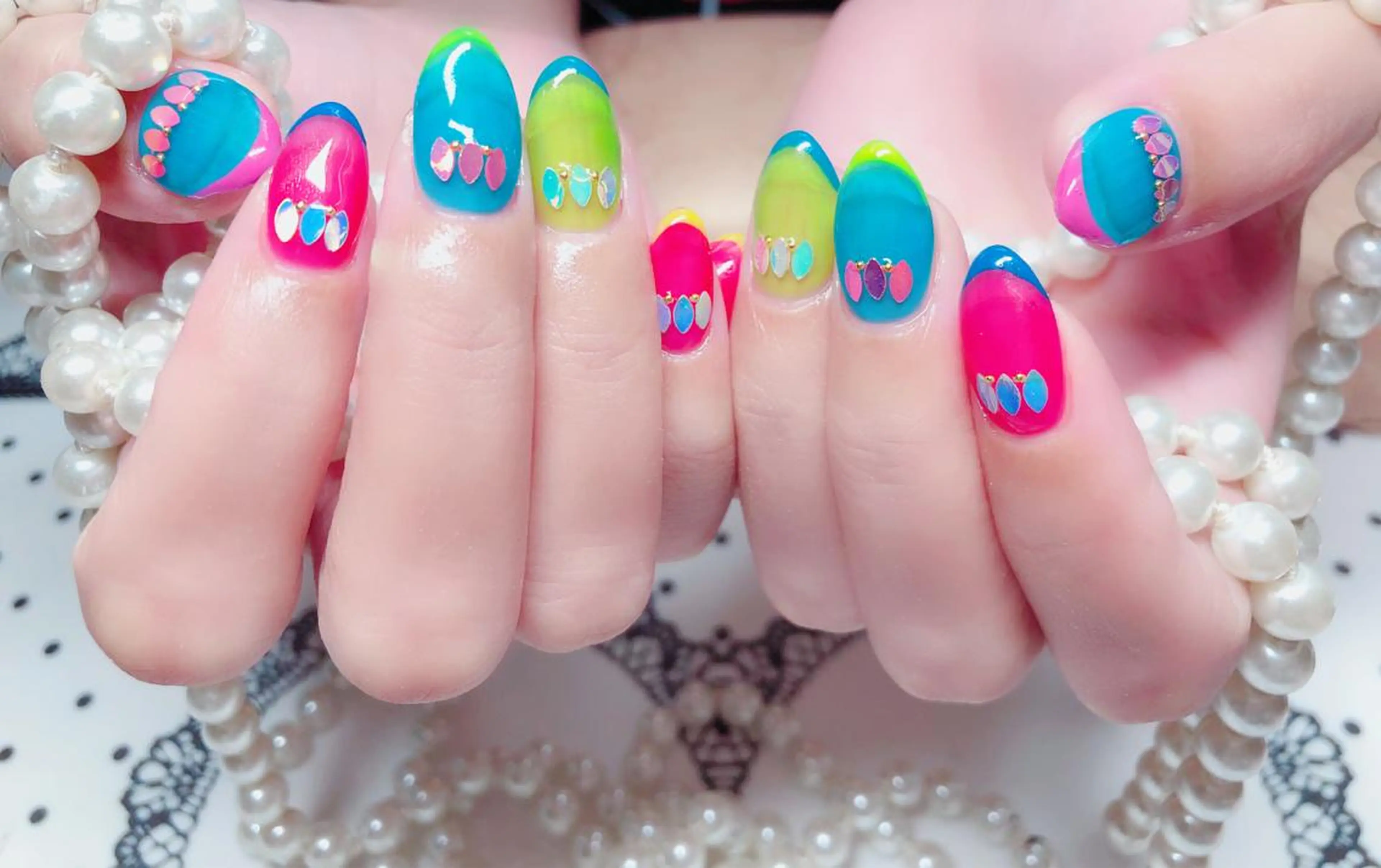 ネイル マジック ミラーのネイルデザイン