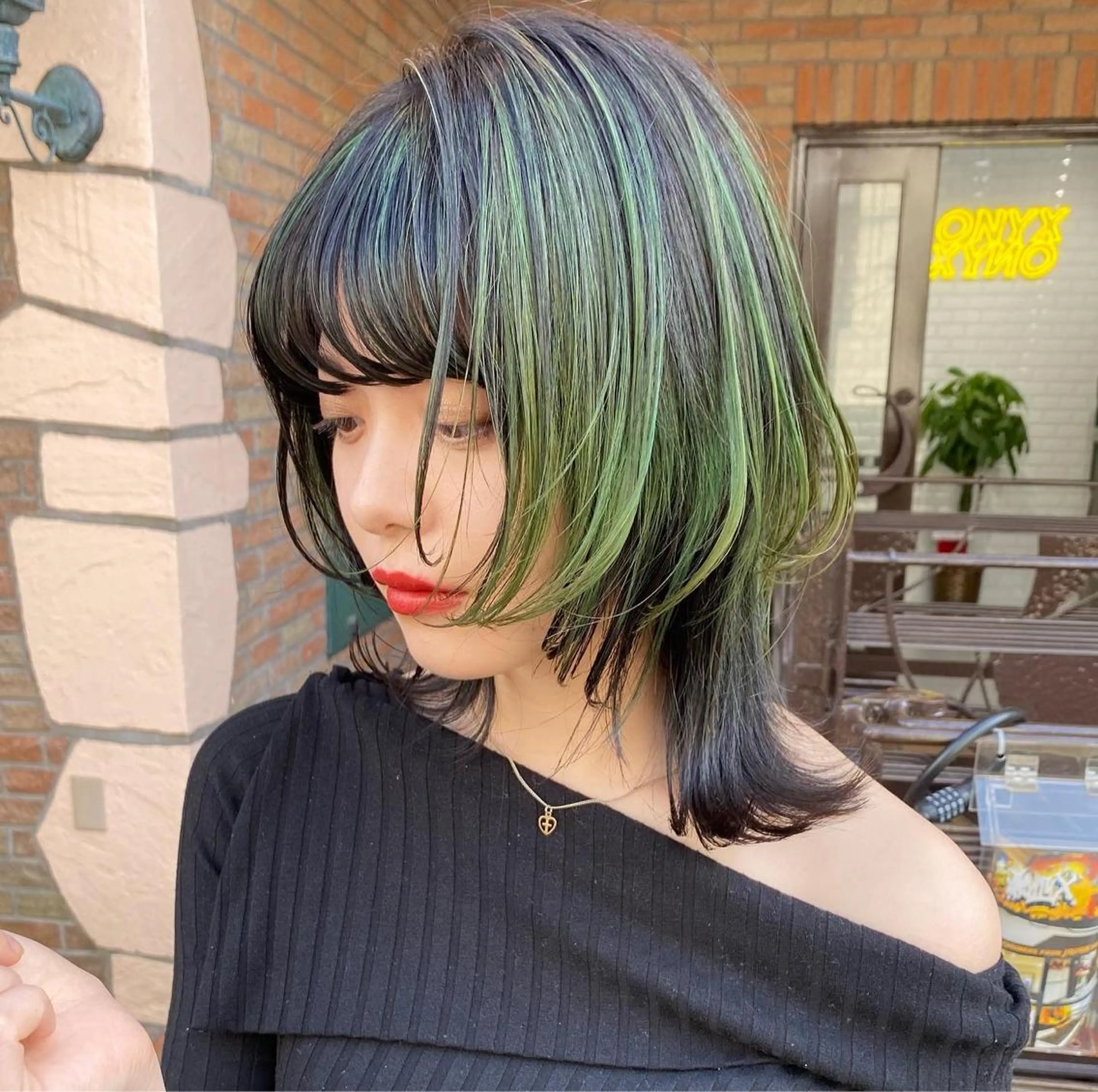 ミディアム カラー ハイトーンカラー ウルフカット TOMOYA/ ショート、レイヤーのヘアスタイル