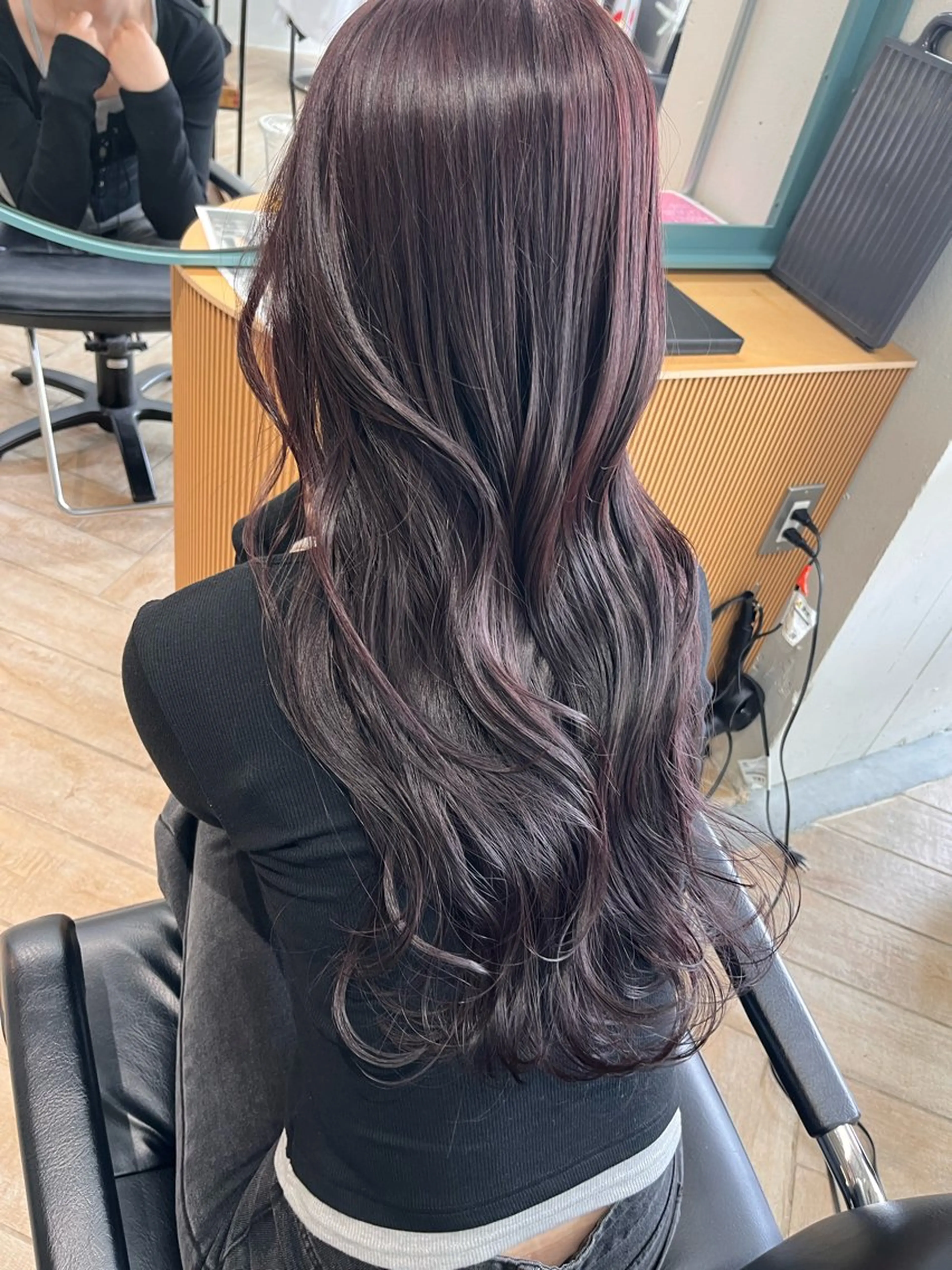 ロング カラー ブリーチ 透明感カラー ダブルカラー ラベンダーカラー ブリーチなしカラー ヘアカラー トリートメント パーマ/縮毛矯正/ LUVISM佐藤里咲のヘアスタイル