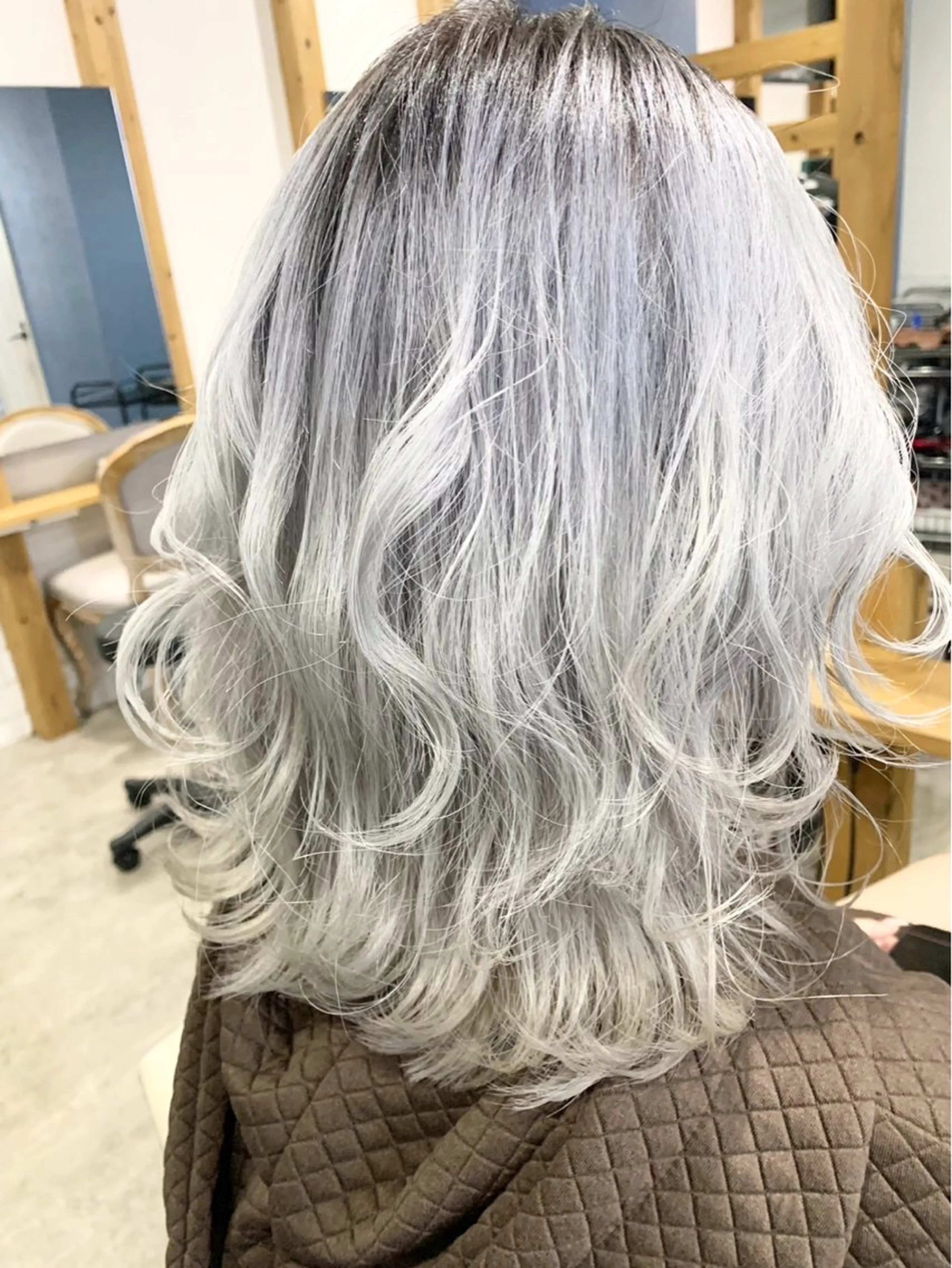 セミロング 若井 春実のヘアスタイル