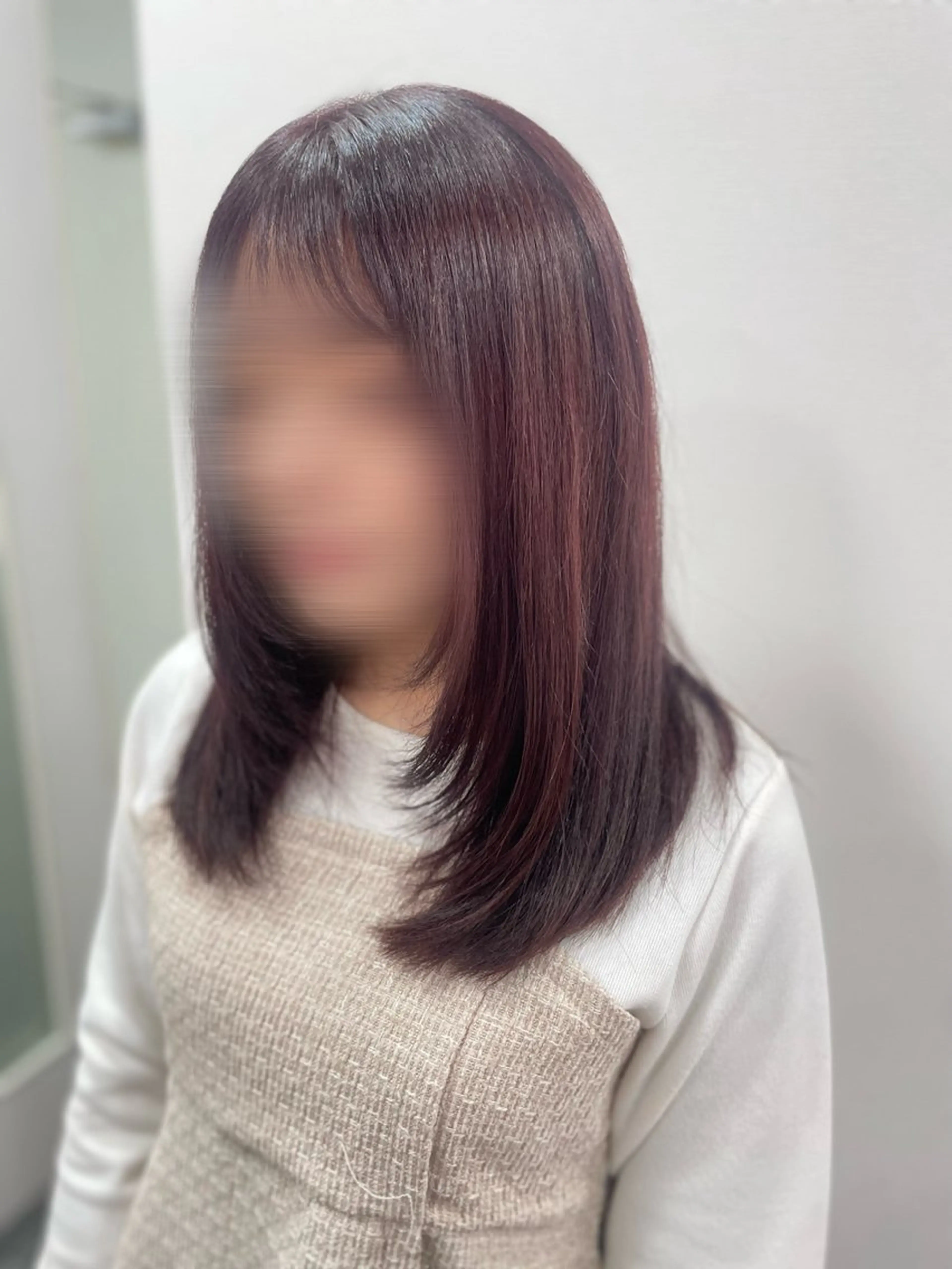 セミロング レイヤーカット 今村 詩のヘアスタイル