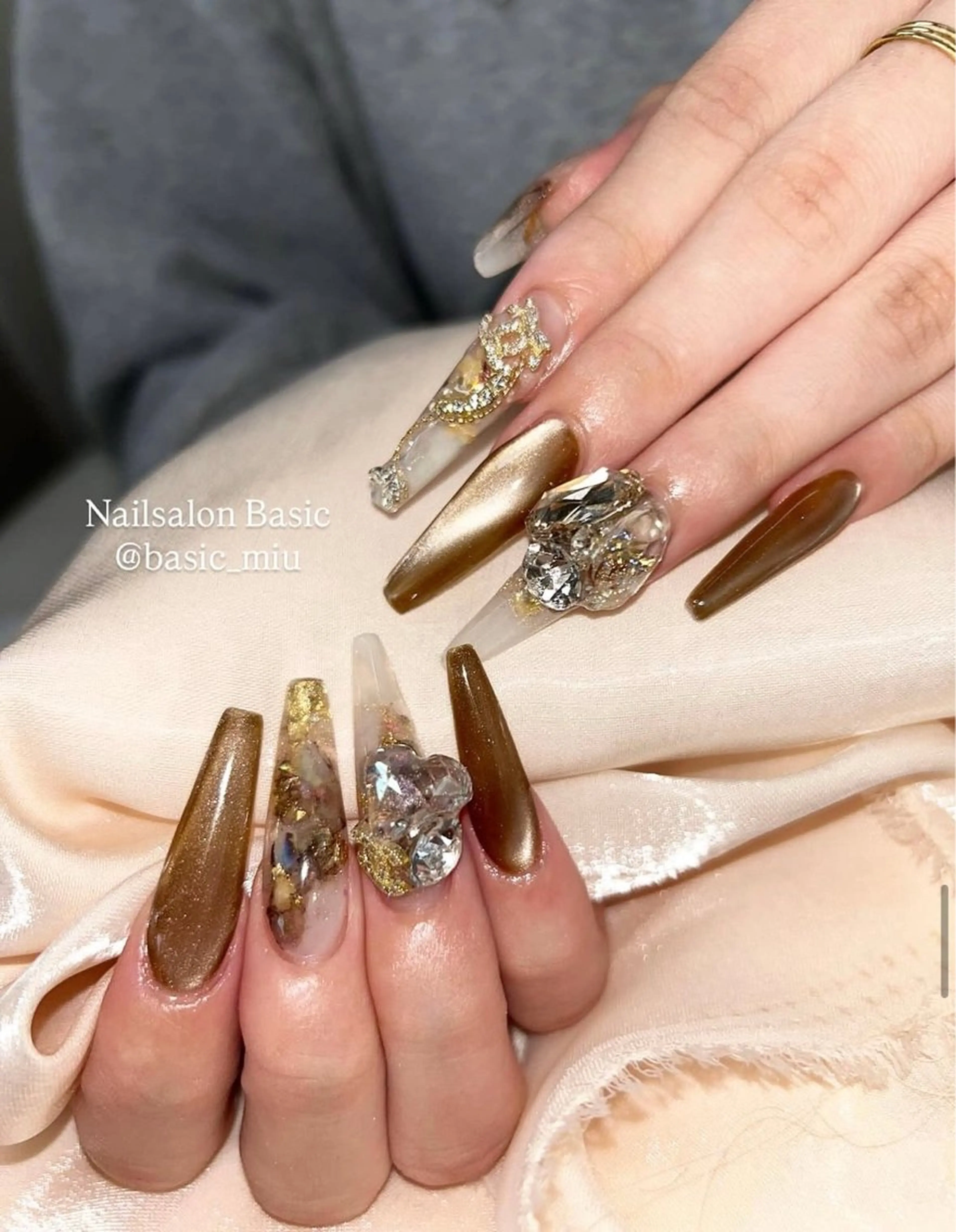 ネイル オーロラネイル フレンチネイル ジェルネイル 韓国ネイル マグネットネイル Basic Kanonのネイルデザイン