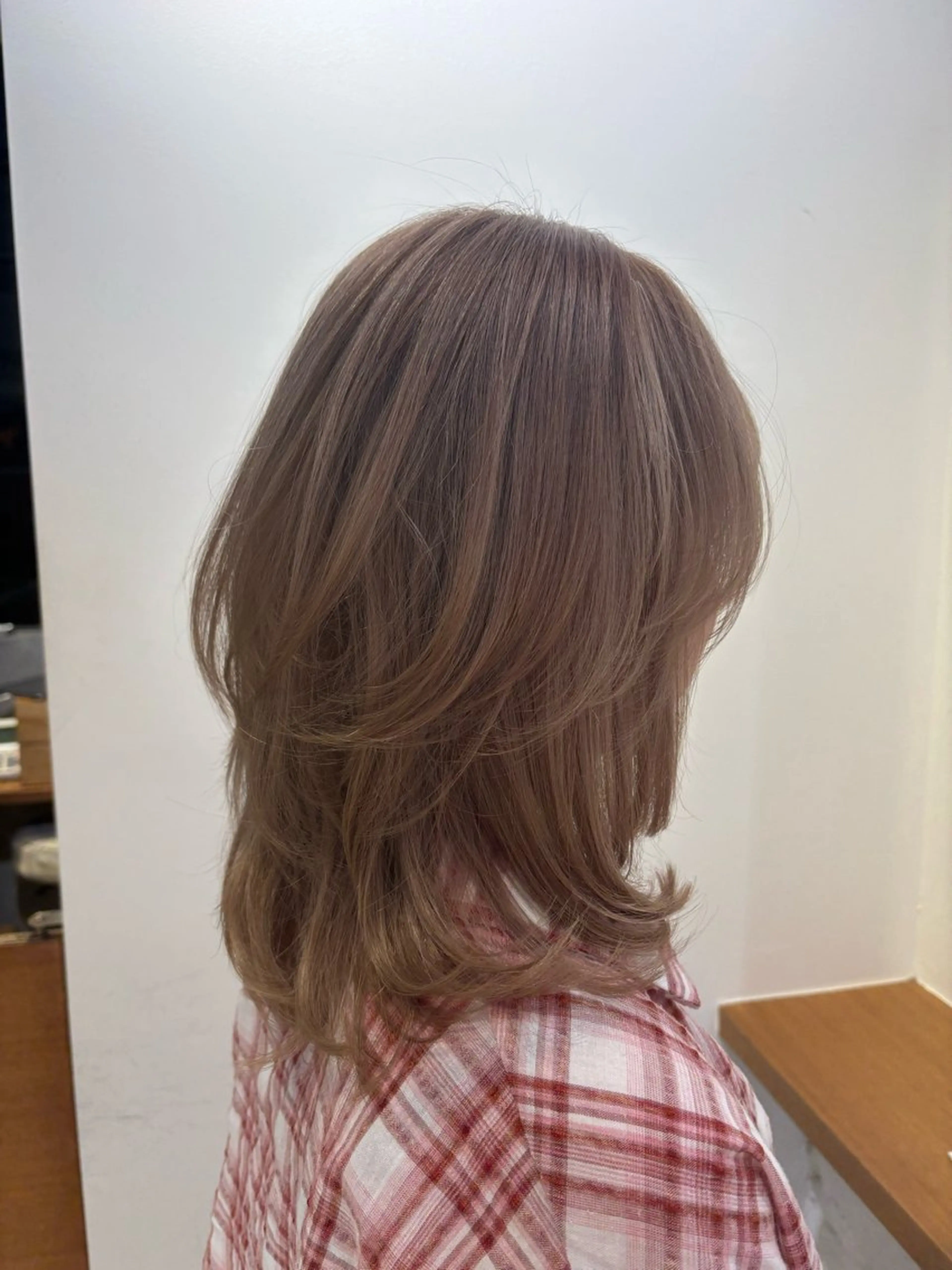 セミロング ナルカワ アユミのヘアスタイル