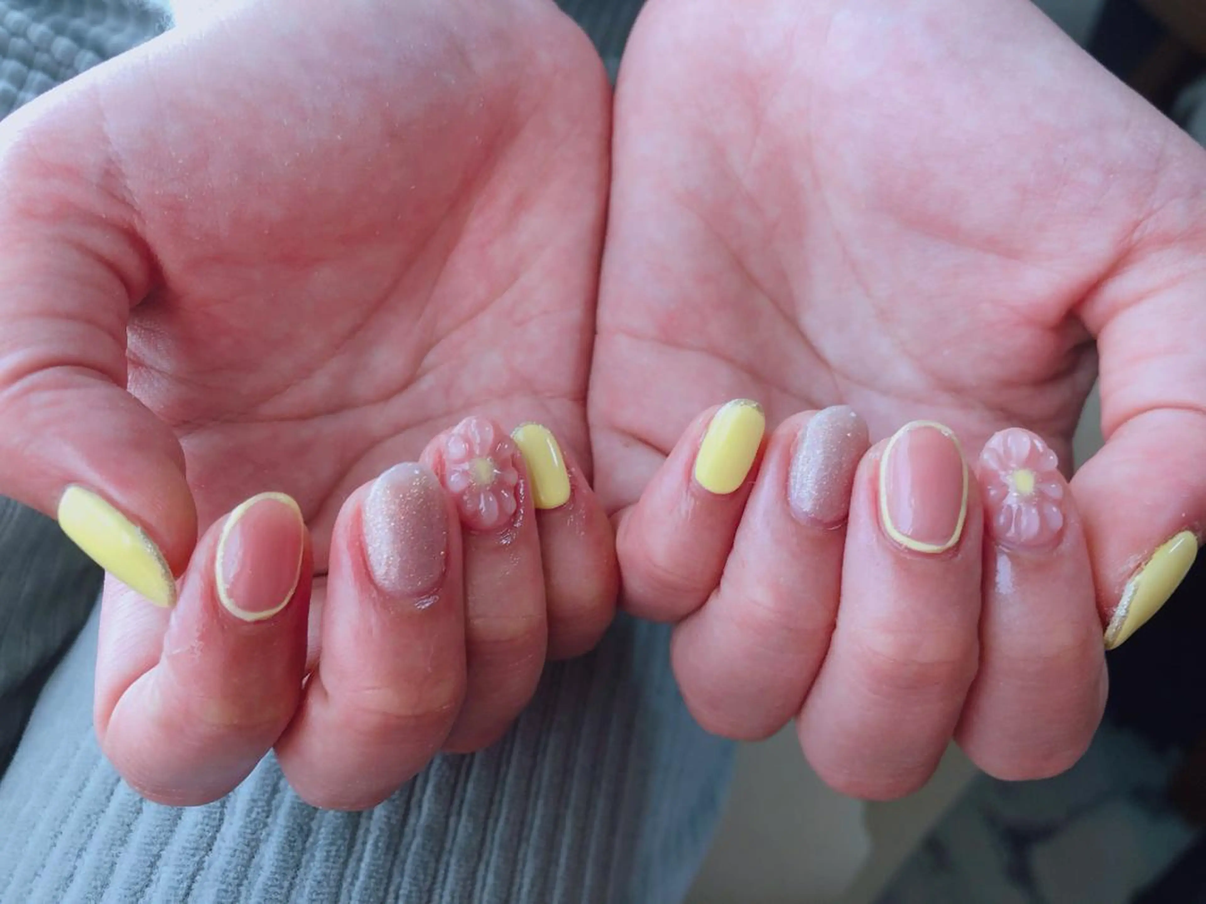 ネイル オーロラネイル フラワーネイル フットネイル フレンチネイル ジェルネイル mogunail &blowのネイルデザイン