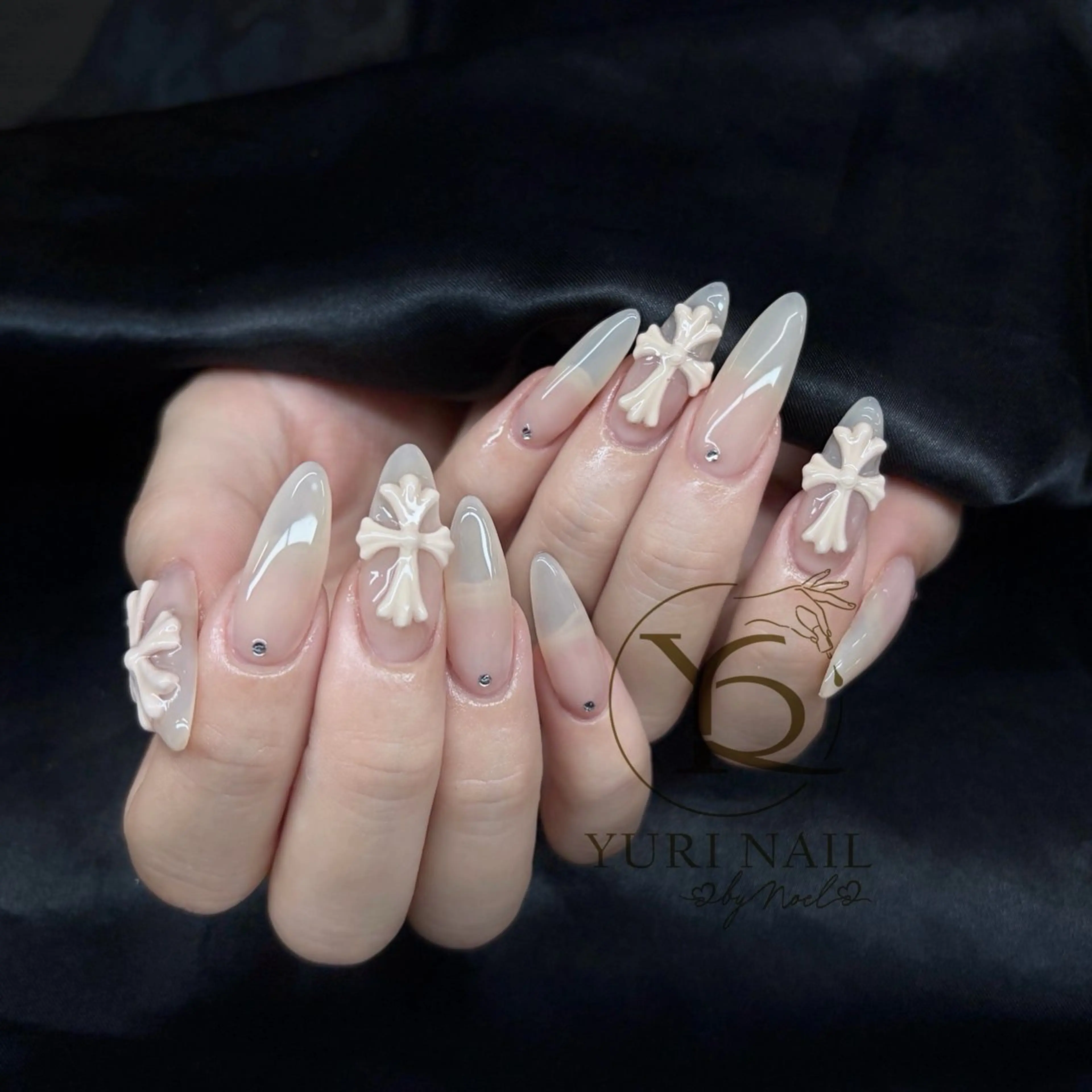 ネイル ハンドネイル フットネイル ハンドケア YURI Nail NARITAのネイルデザイン