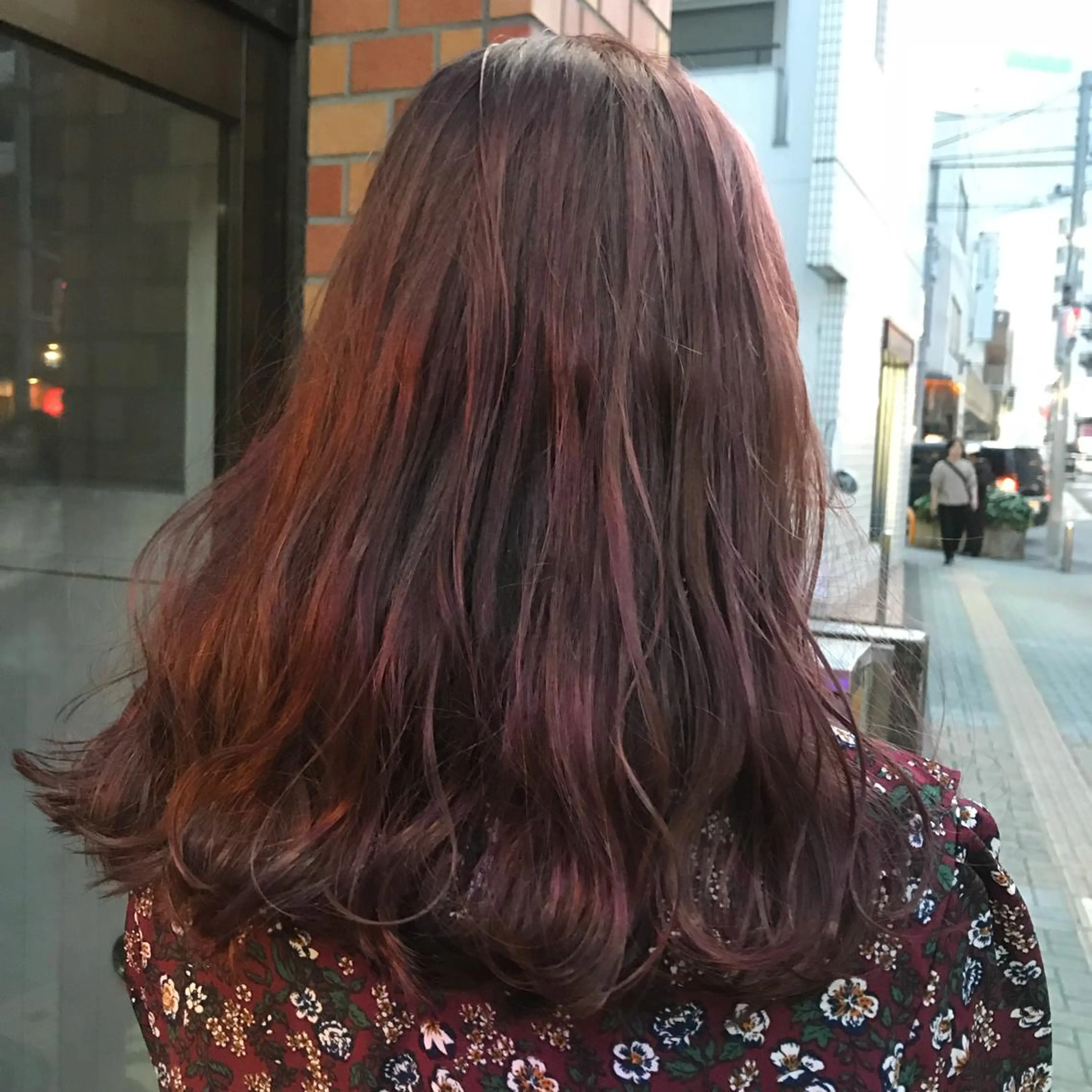 ミディアム パープルカラー SALOWIN新潟万代所属・緑川 瑞穂のヘアスタイル