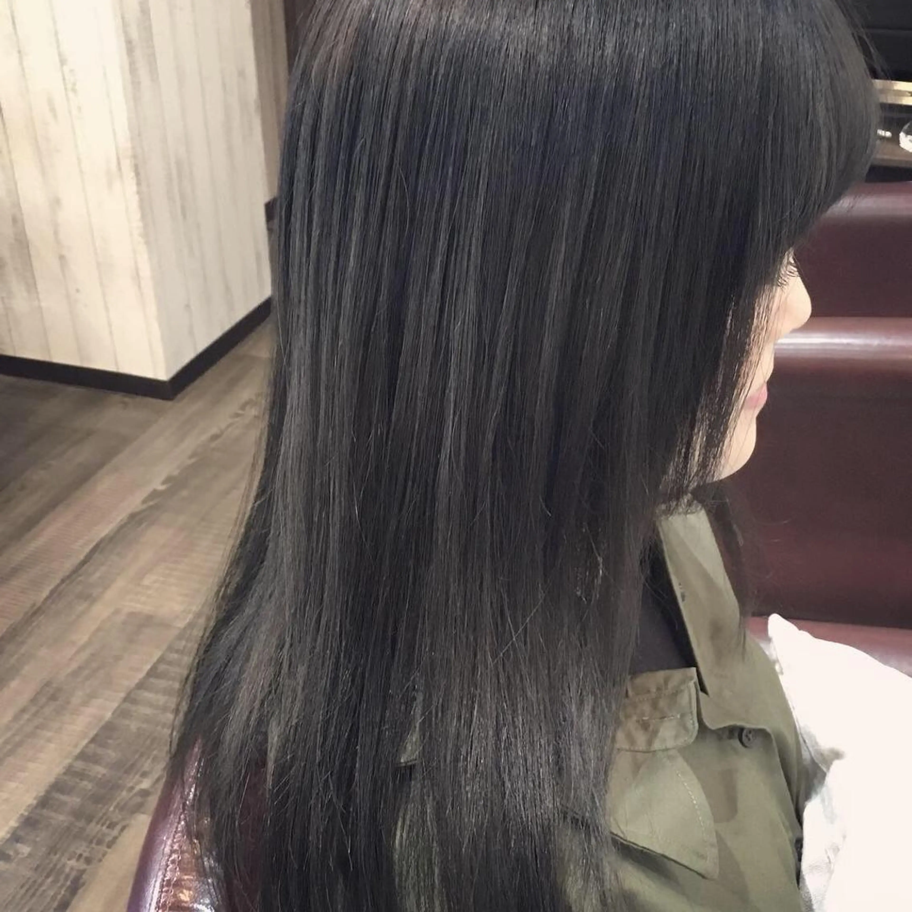 セミロング カラー embrace エンブレイスのヘアスタイル