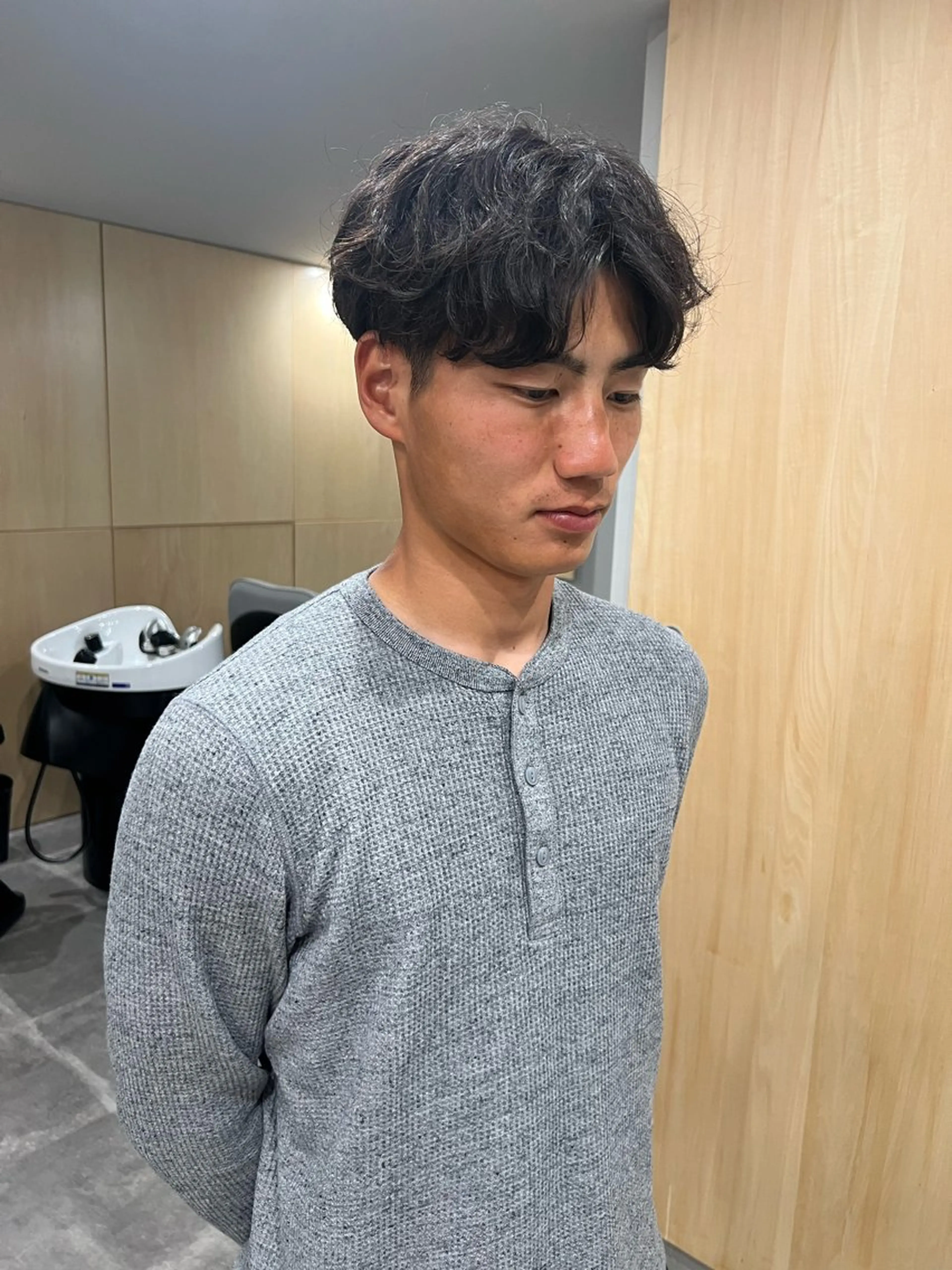 パーマ メンズ センターパート 西山 幸奈のヘアスタイル