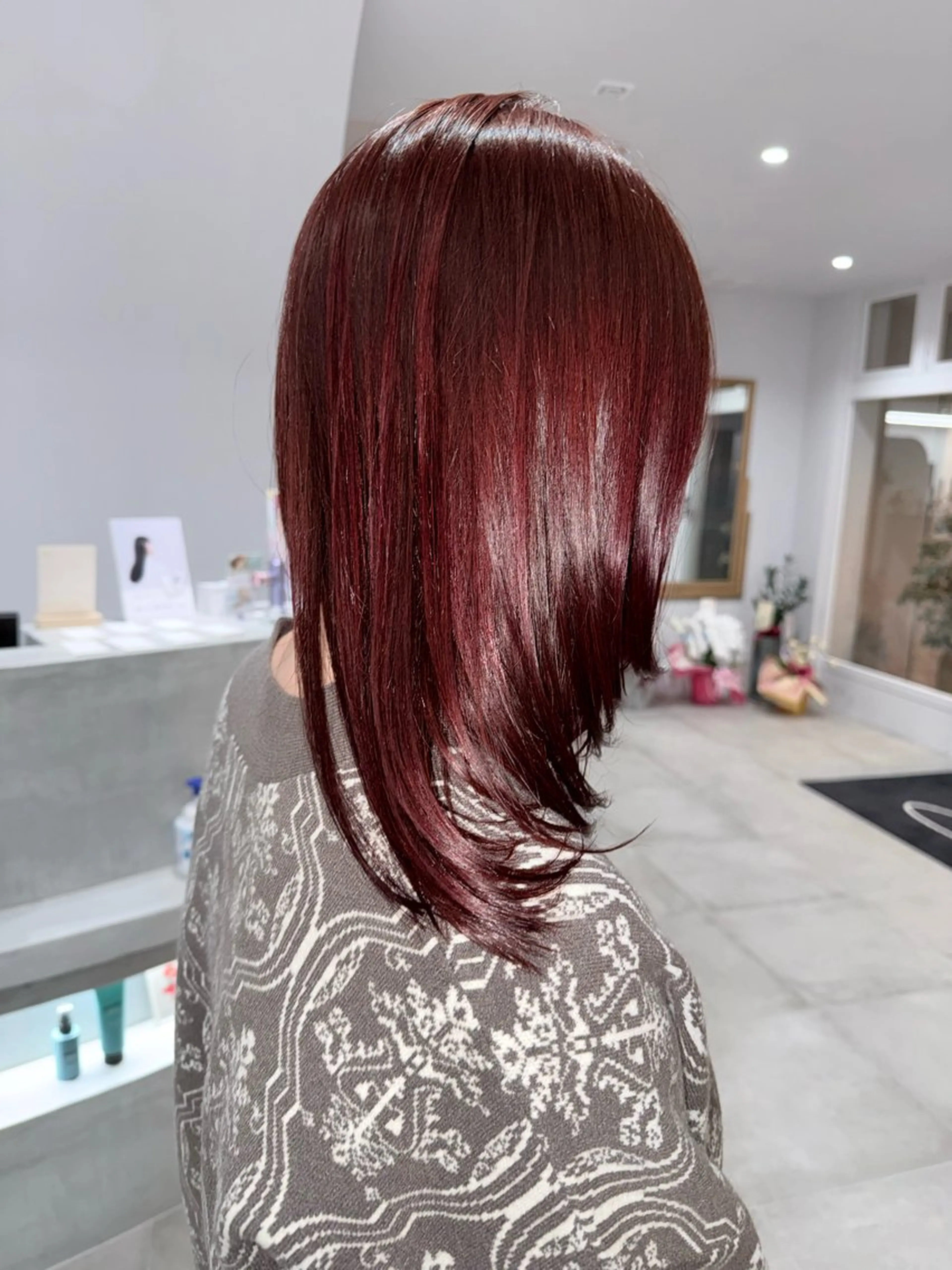 ミディアム レッドブラウン 相川 玲央奈のヘアスタイル