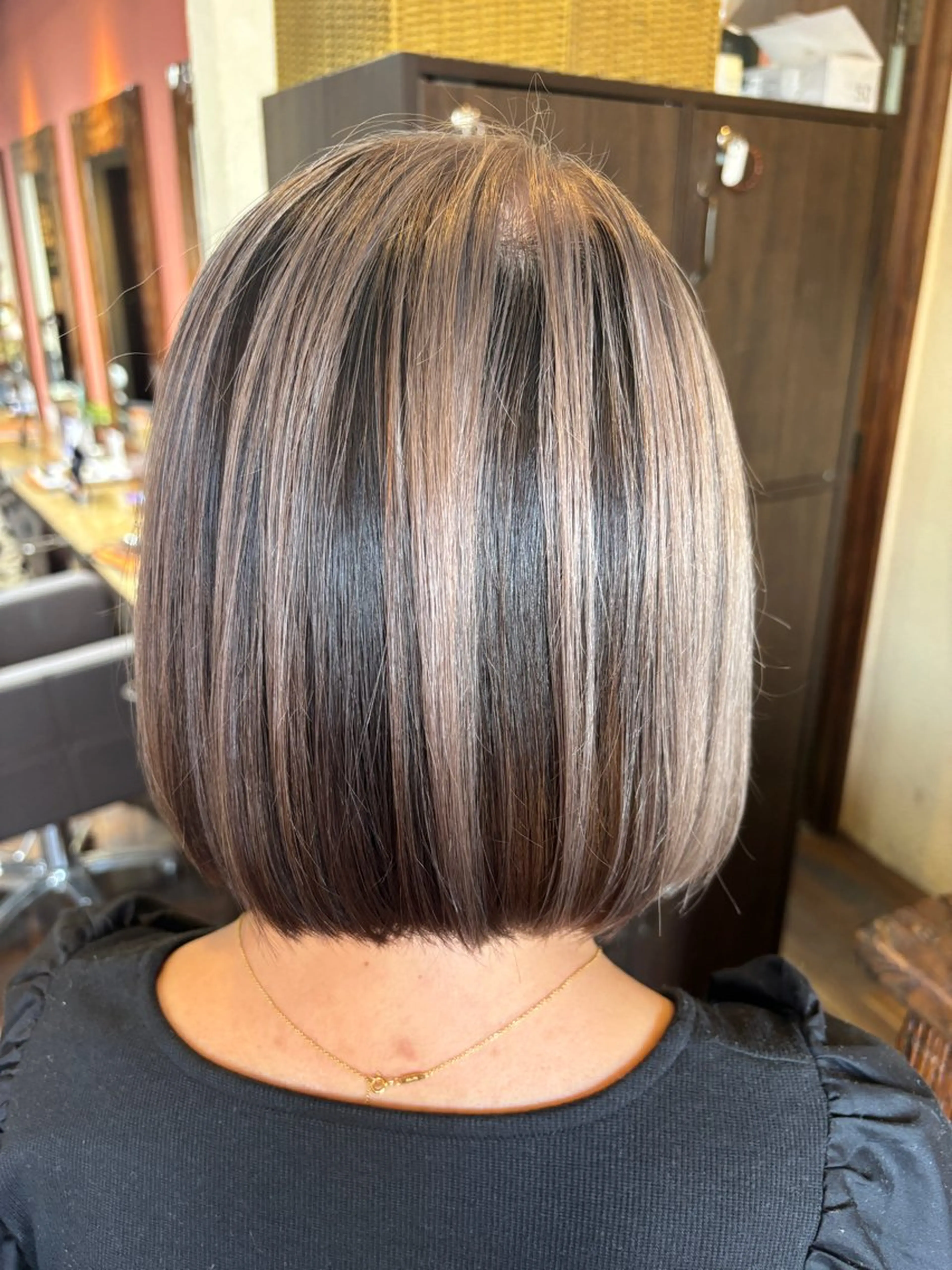 カラー 飯田 ほのかのヘアスタイル