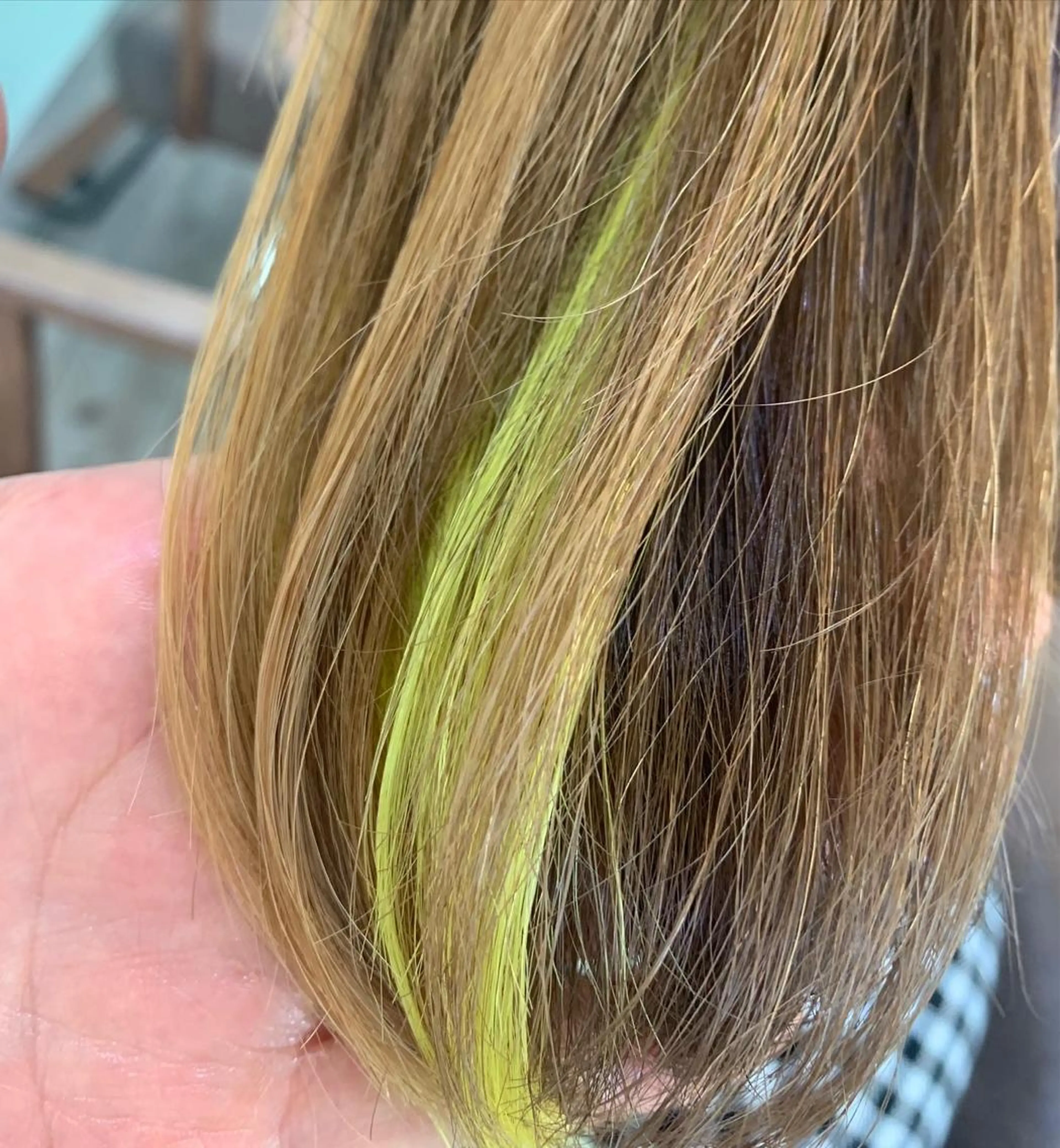 ミディアム 鶴見 和美のヘアスタイル